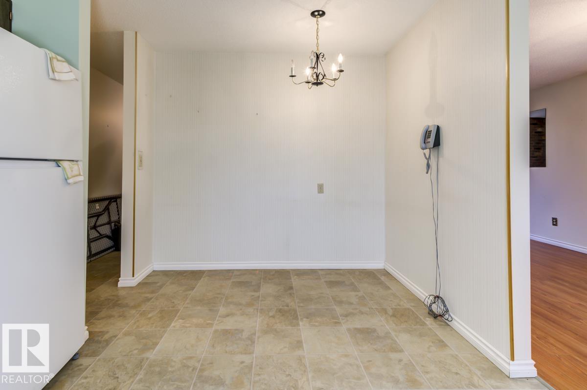 Photo 15 at 15232 121 Street NW, Caernarvon, Edmonton