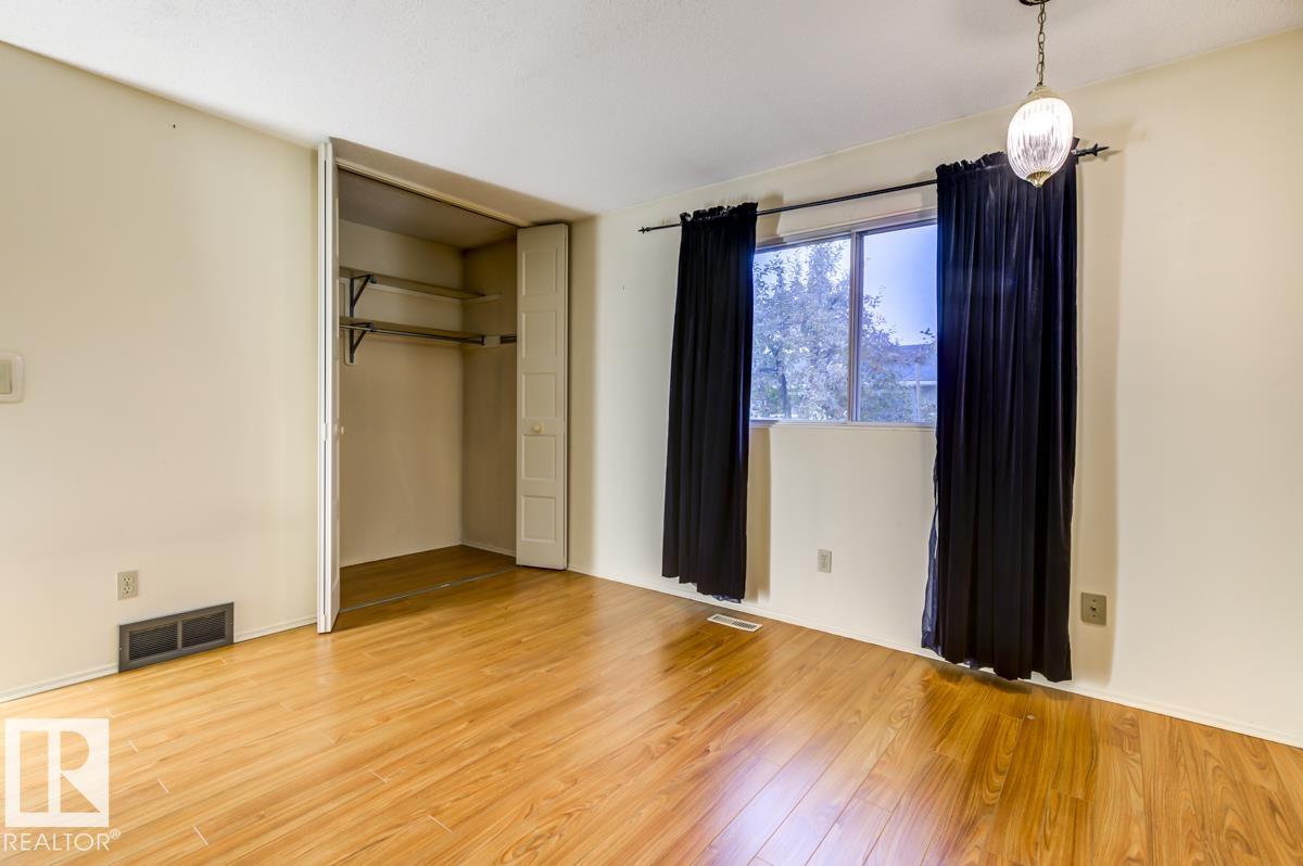 Photo 17 at 15232 121 Street NW, Caernarvon, Edmonton