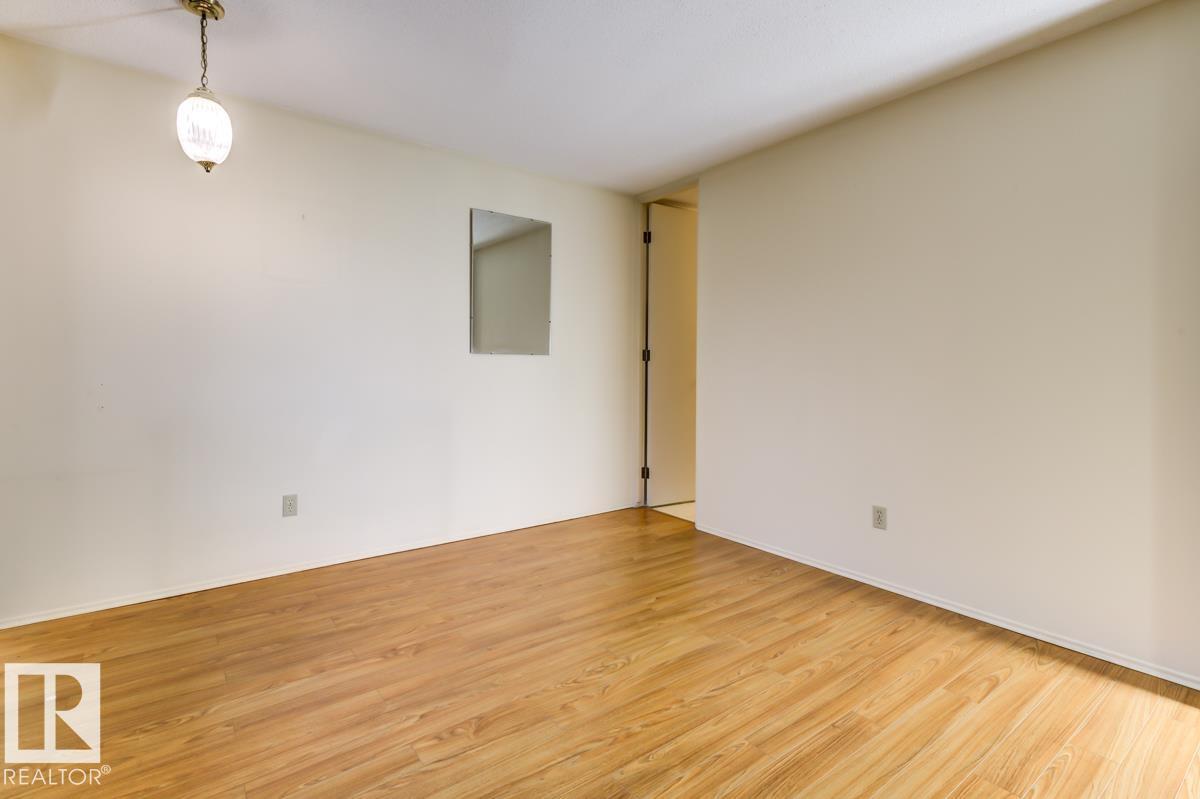 Photo 19 at 15232 121 Street NW, Caernarvon, Edmonton