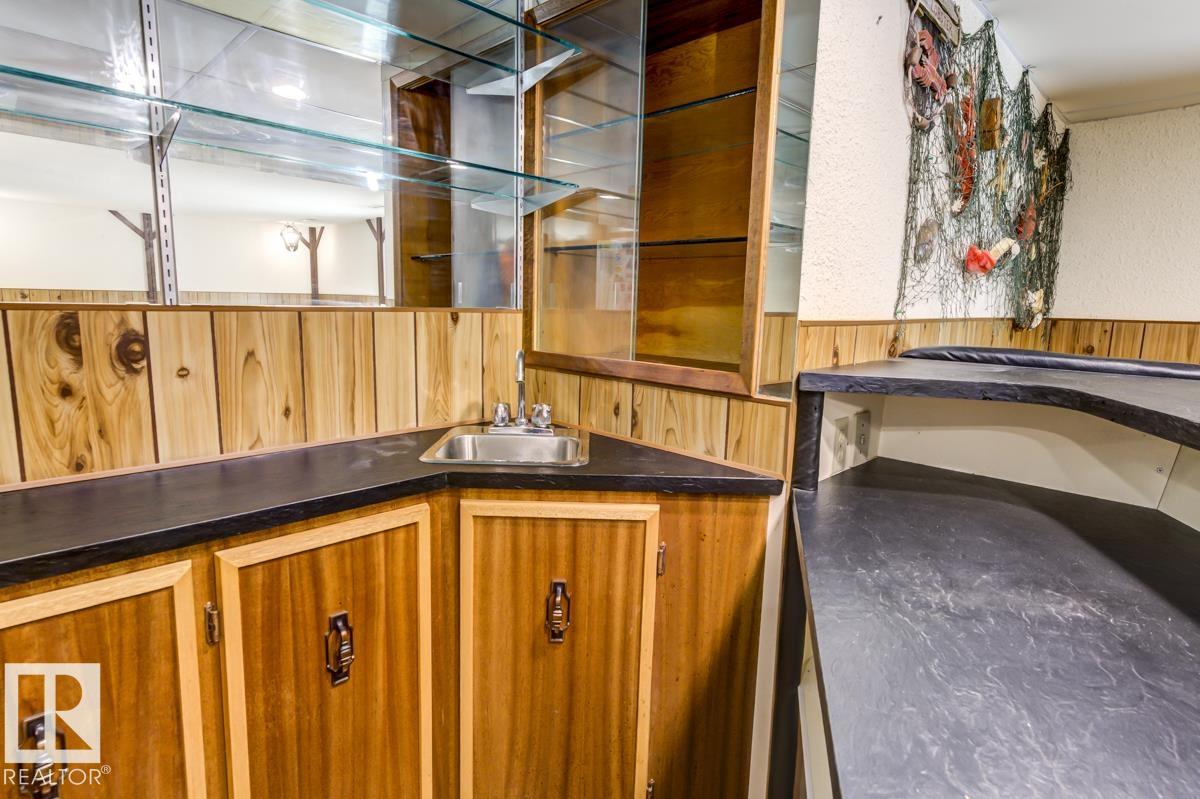 Photo 32 at 15232 121 Street NW, Caernarvon, Edmonton