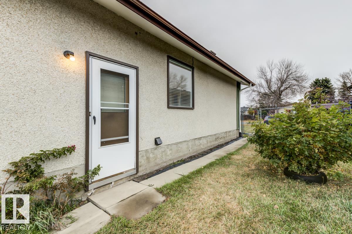 Photo 41 at 15232 121 Street NW, Caernarvon, Edmonton