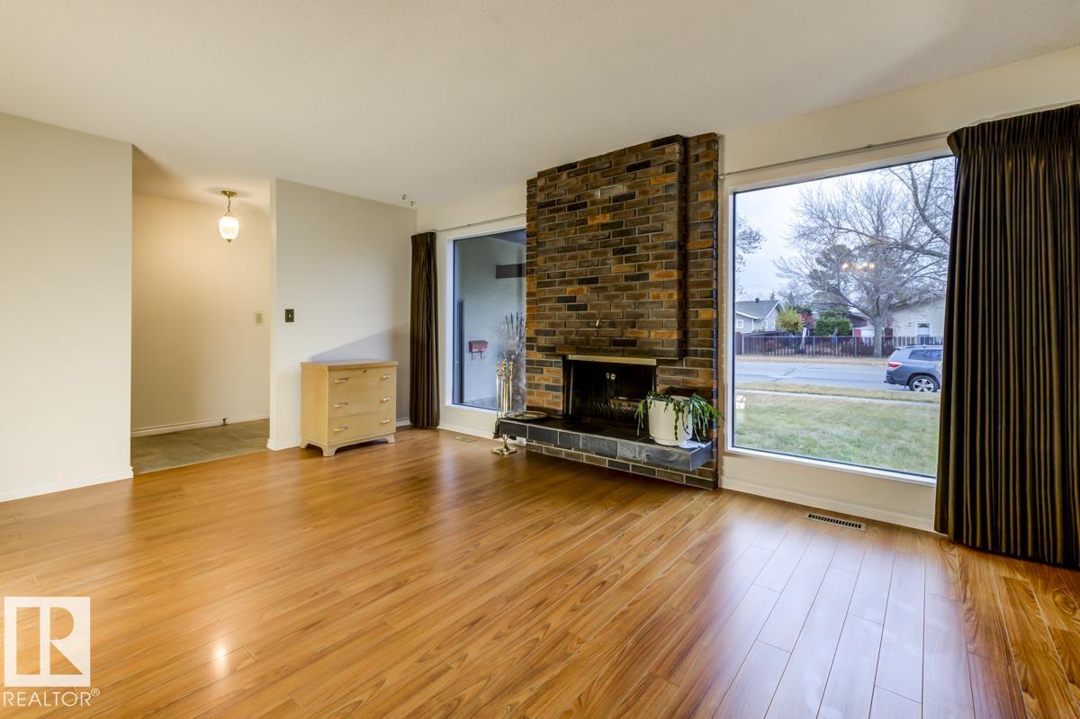 Photo 6 at 15232 121 Street NW, Caernarvon, Edmonton