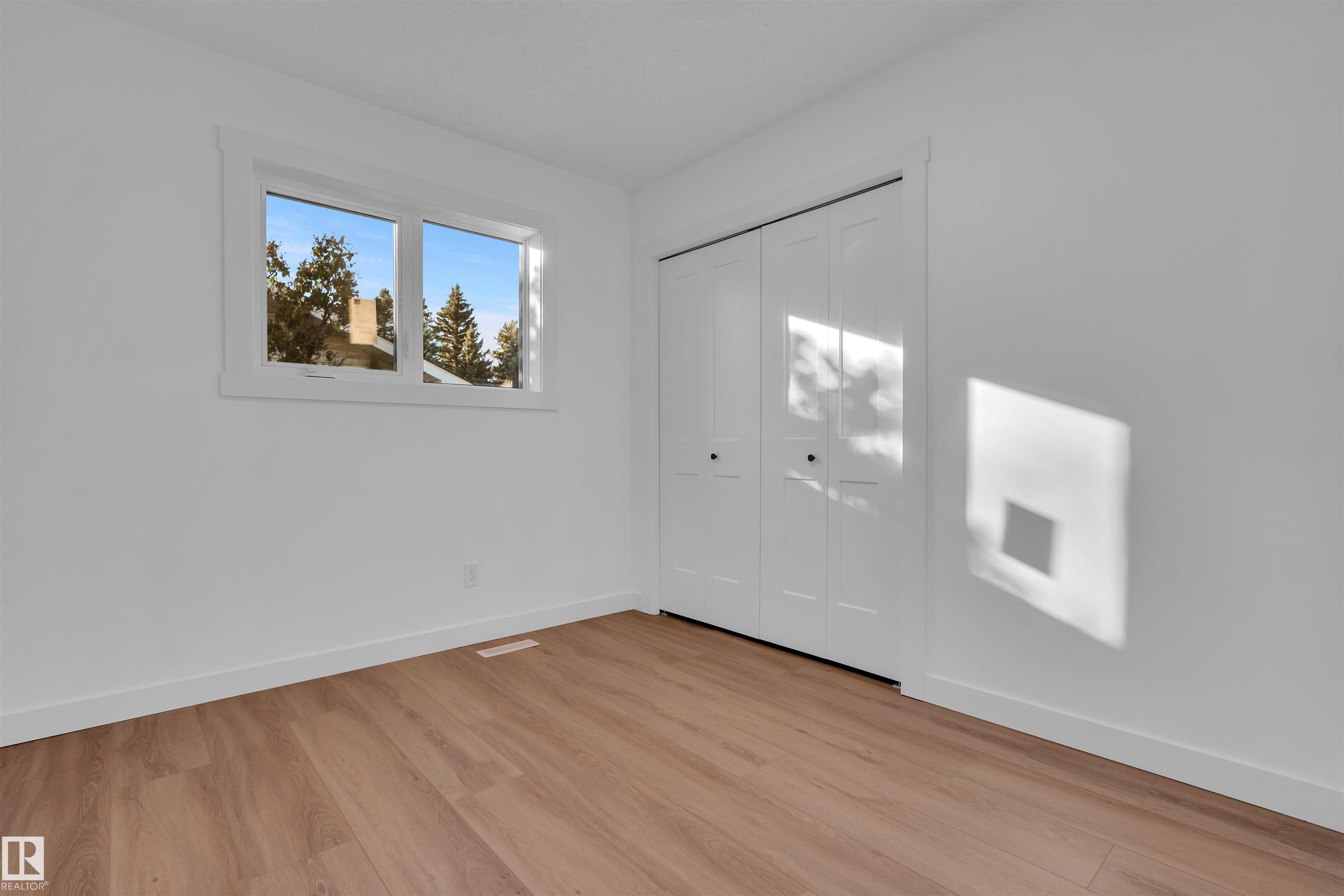 Photo 12 at 1111 49a Street NW, Crawford Plains, Edmonton