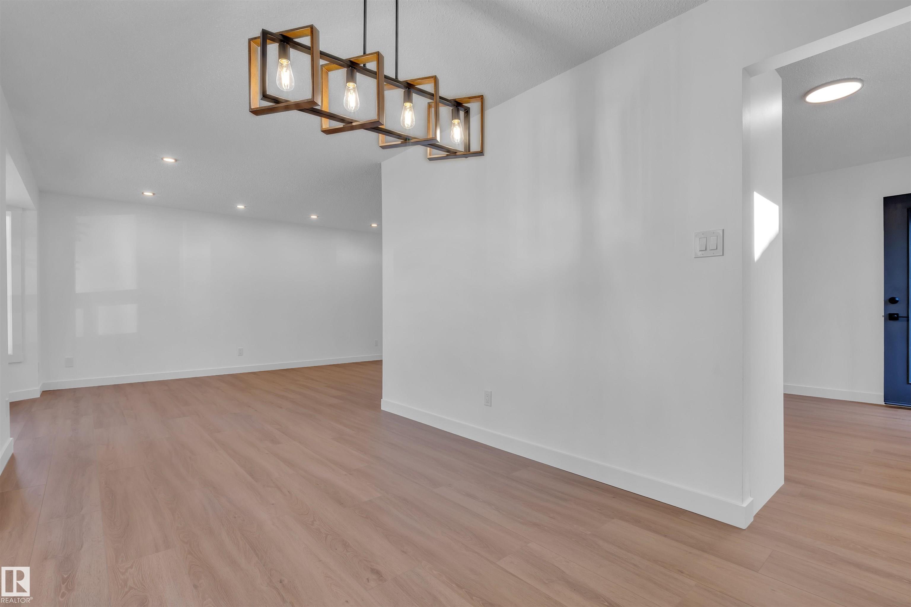 Photo 7 at 1111 49a Street NW, Crawford Plains, Edmonton