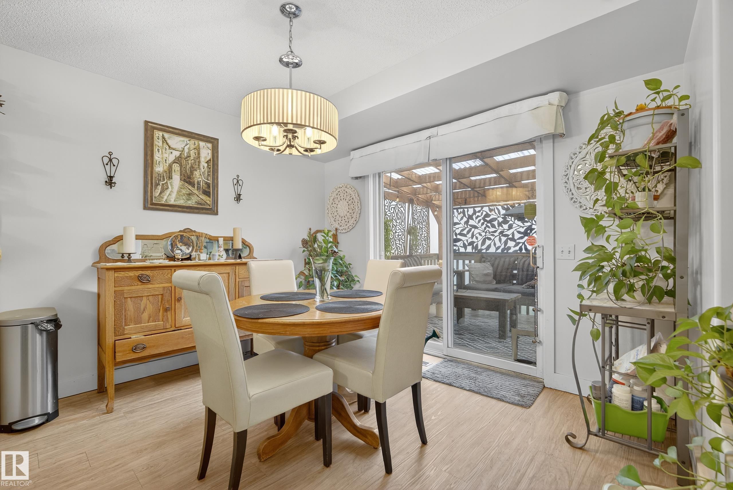 Photo 7 at 138 Easton Road SW, Ellerslie, Edmonton