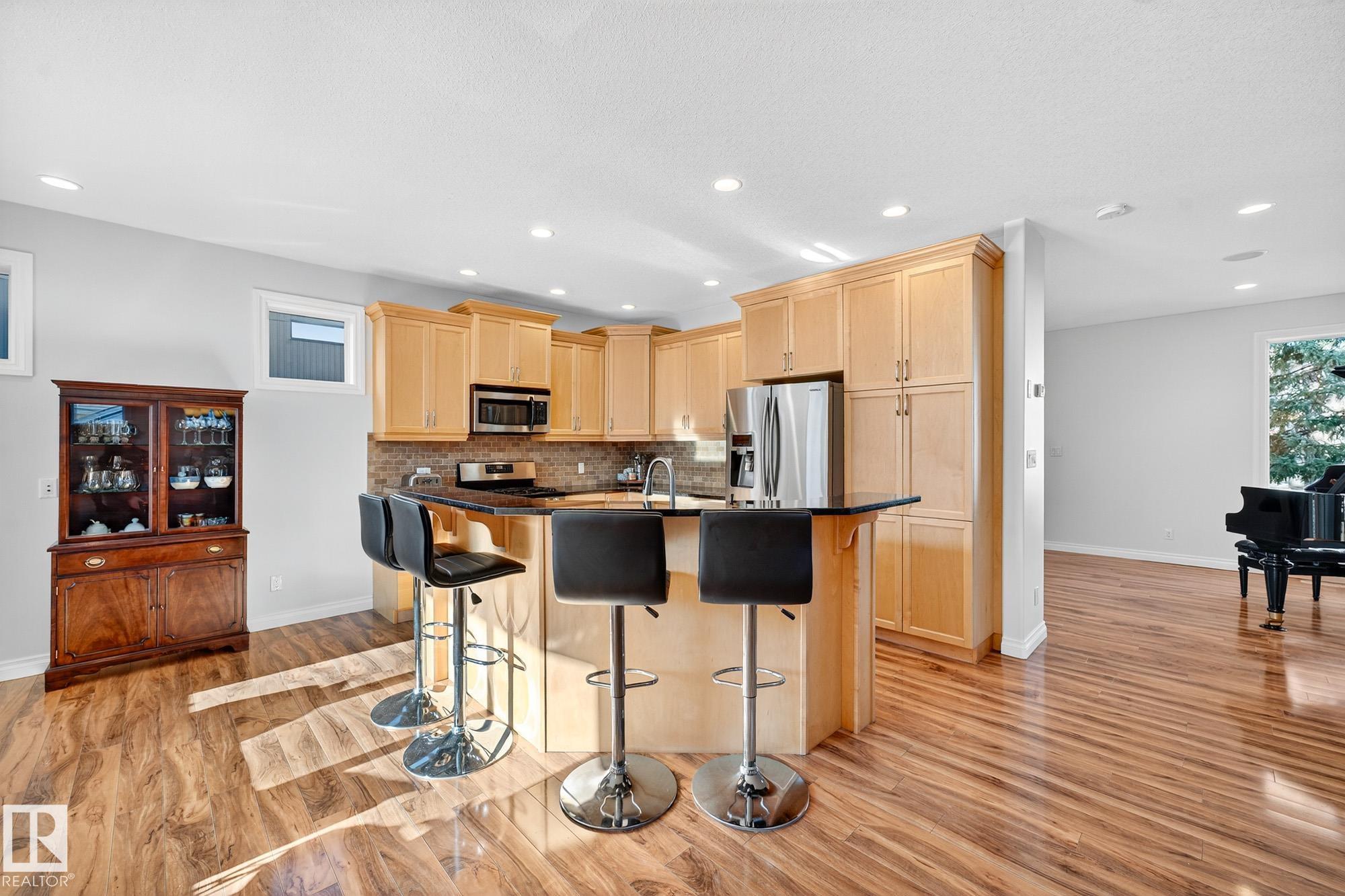 Photo 13 at 8543 81 Avenue NW, King Edward Park, Edmonton