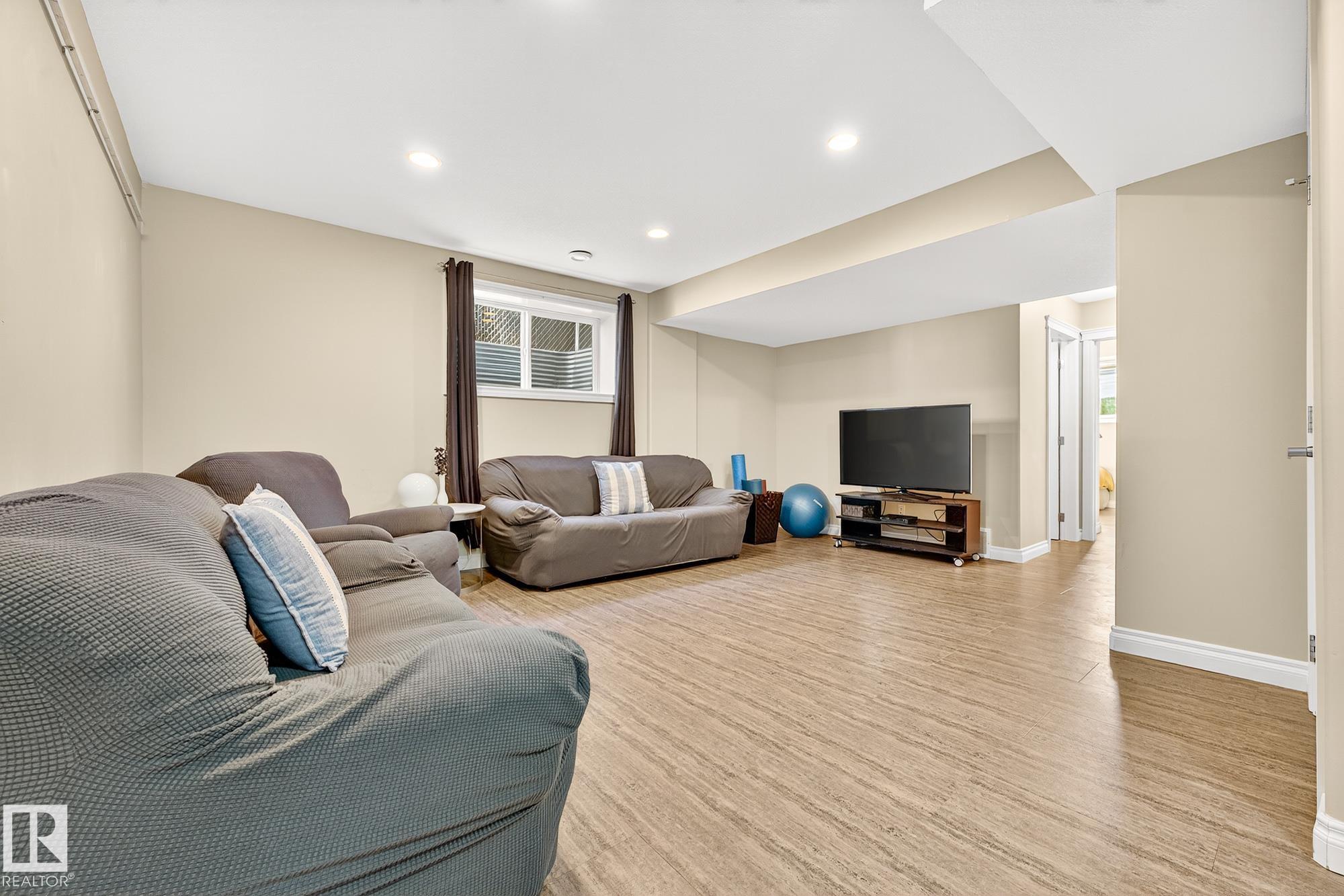 Photo 33 at 8543 81 Avenue NW, King Edward Park, Edmonton