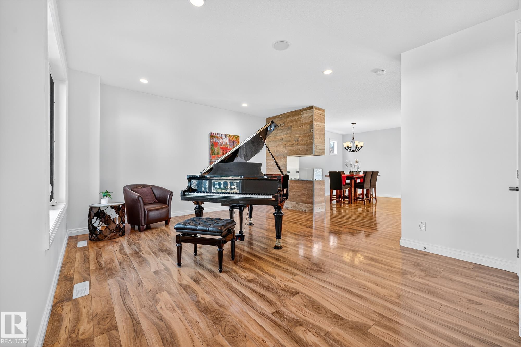 Photo 5 at 8543 81 Avenue NW, King Edward Park, Edmonton