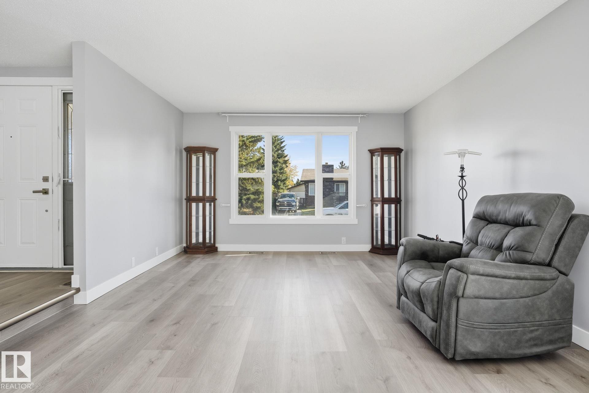 Photo 8 at 14208 30 Street NW, Hairsine, Edmonton