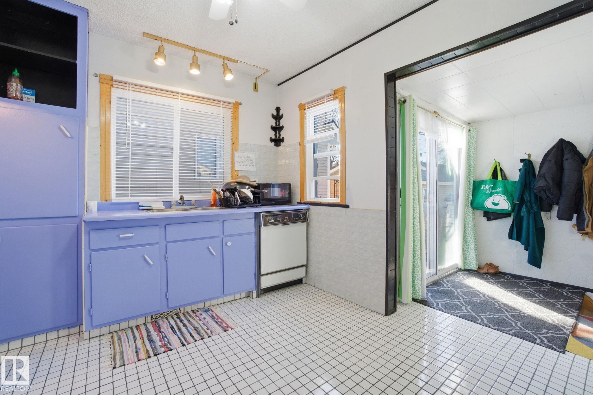 Photo 10 at 11514 92 Street NW, Alberta Avenue, Edmonton