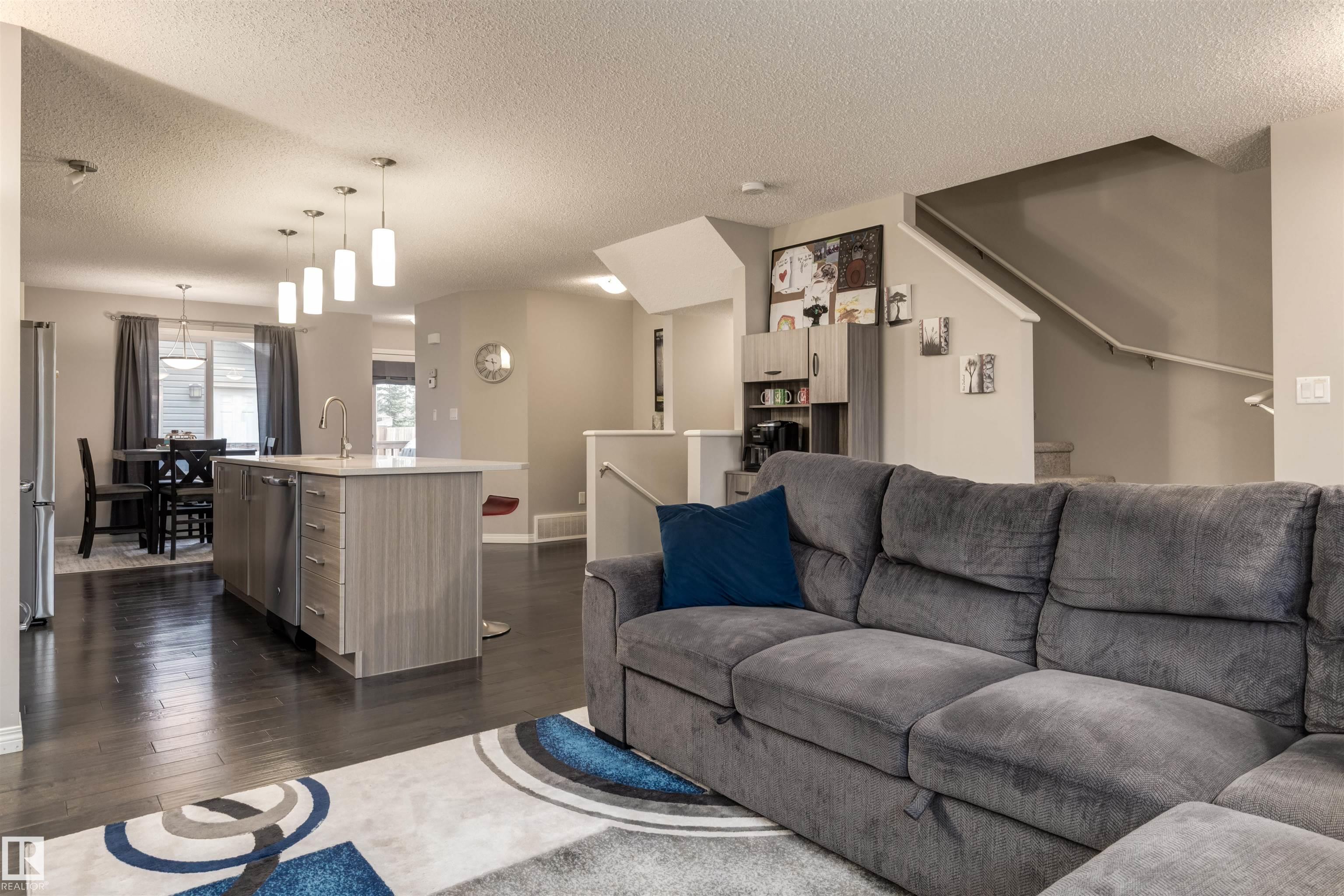 Picture for 7123 22 AV SW