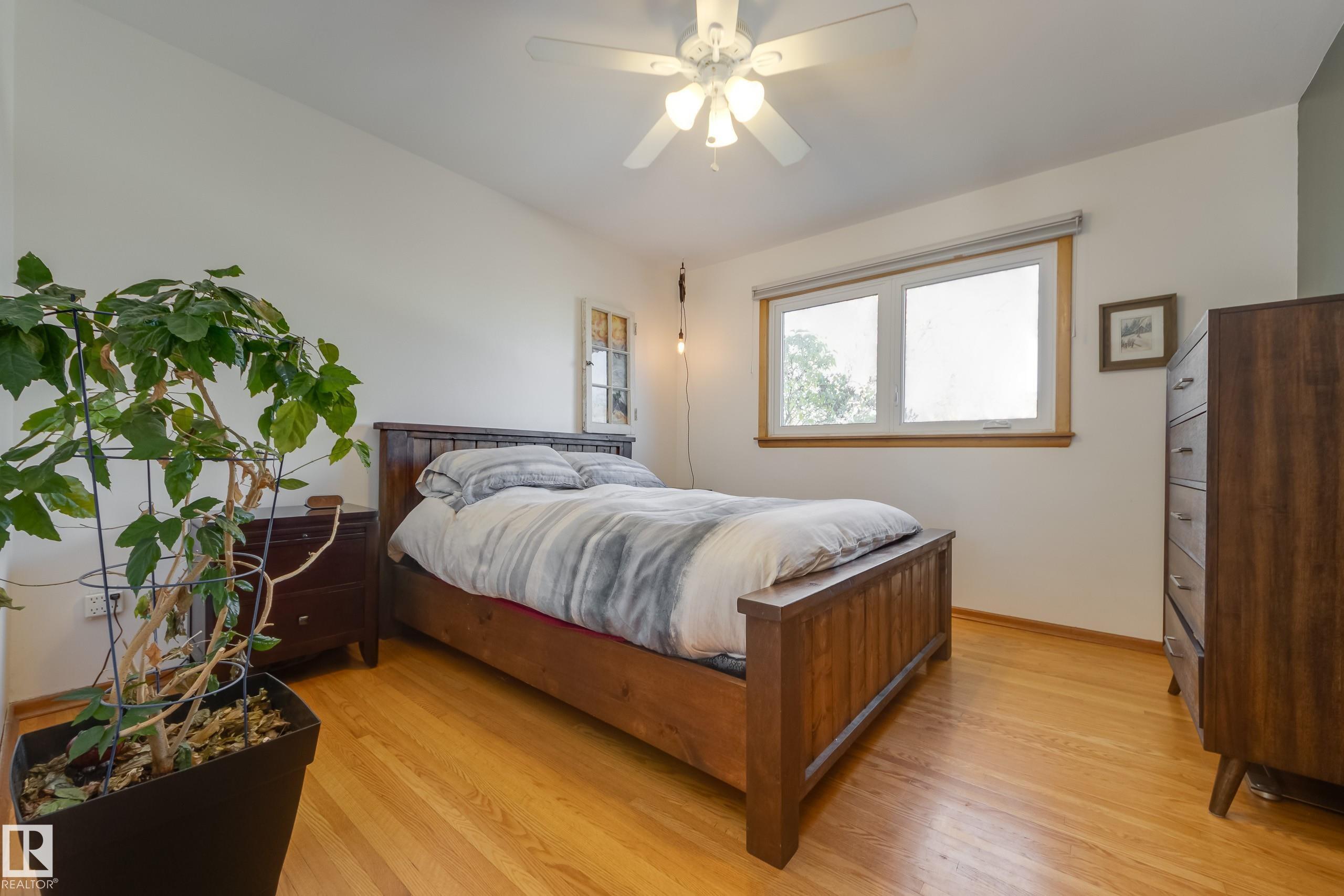 Photo 12 at 9651 66 Avenue NW, Hazeldean, Edmonton