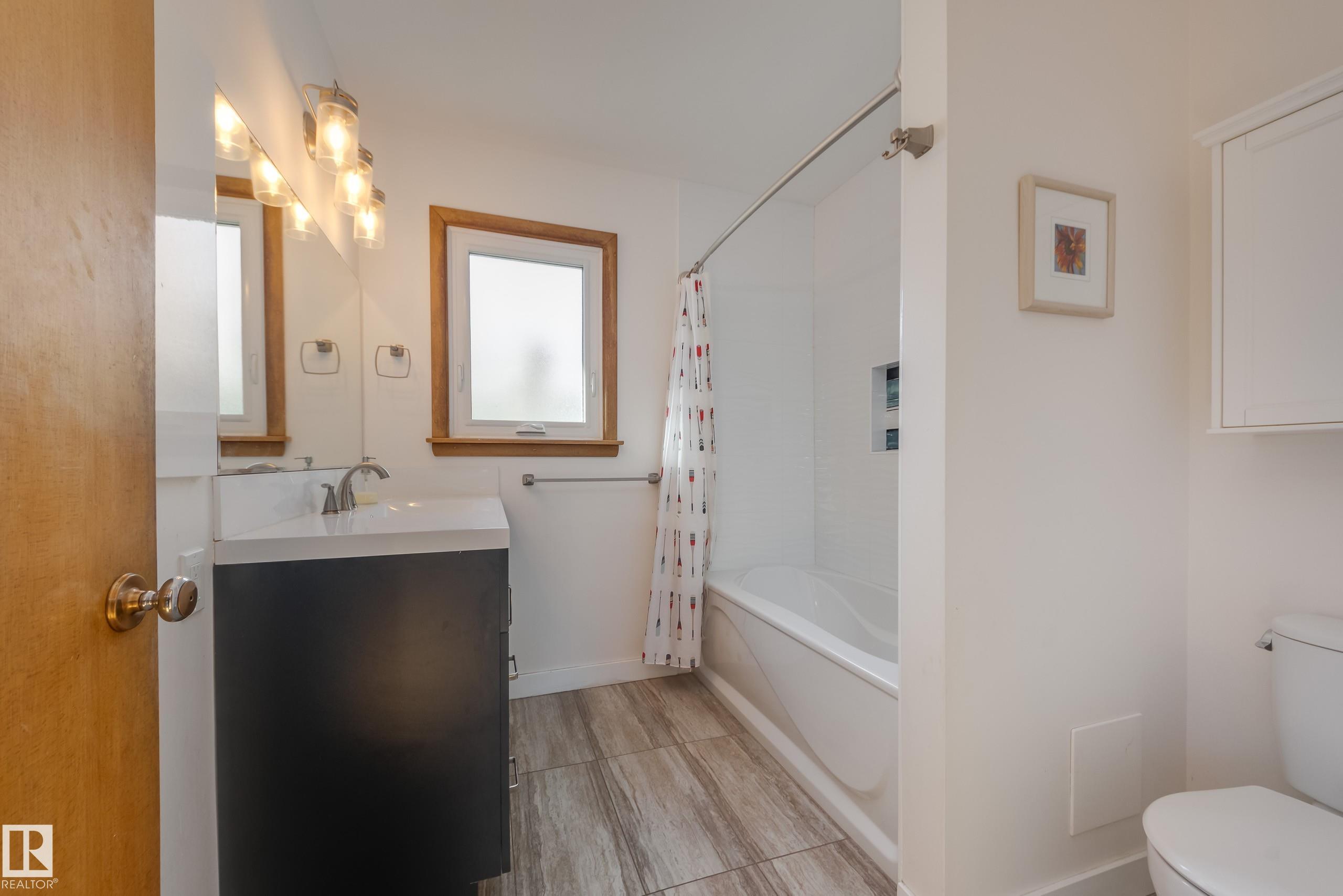 Photo 19 at 9651 66 Avenue NW, Hazeldean, Edmonton