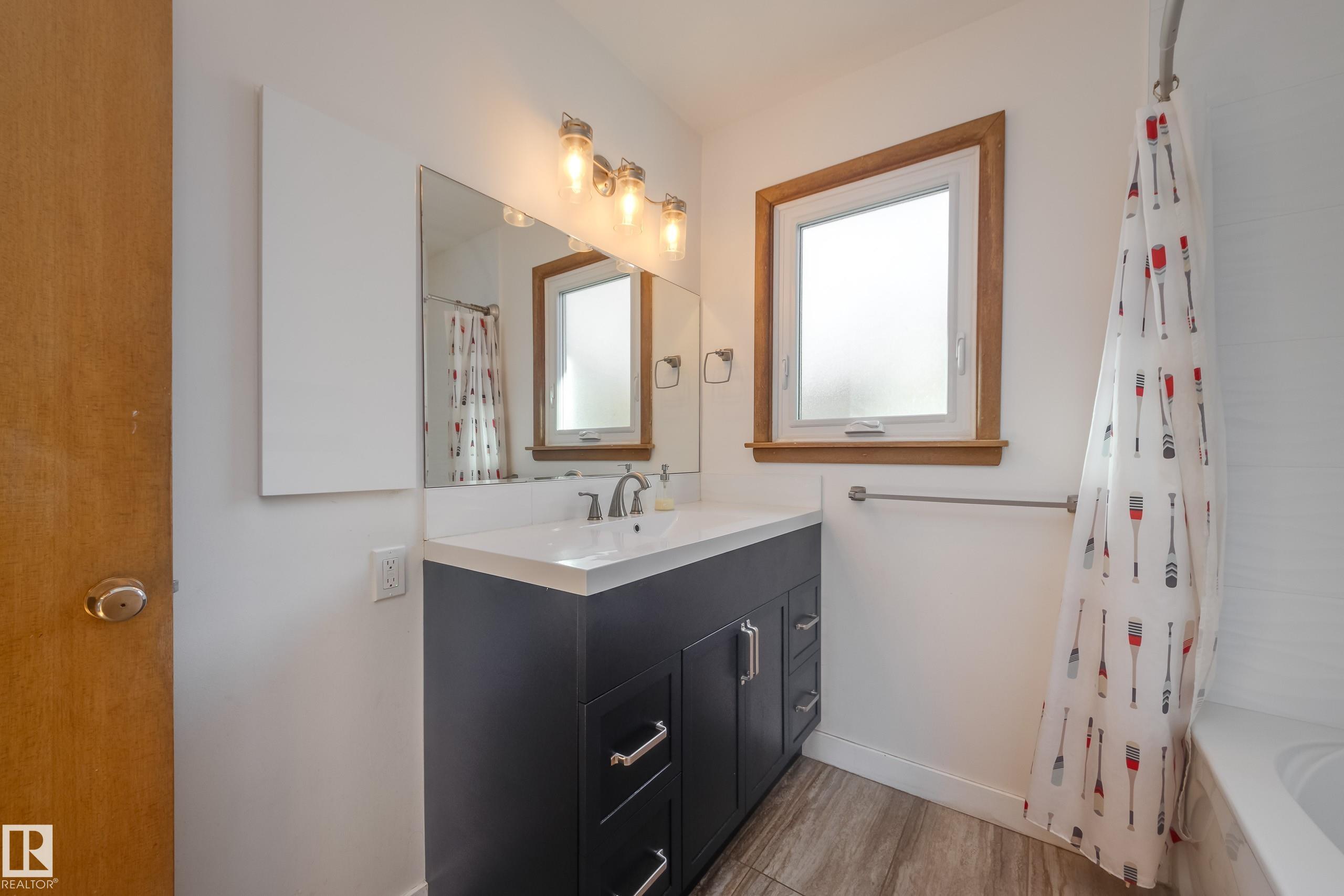 Photo 20 at 9651 66 Avenue NW, Hazeldean, Edmonton