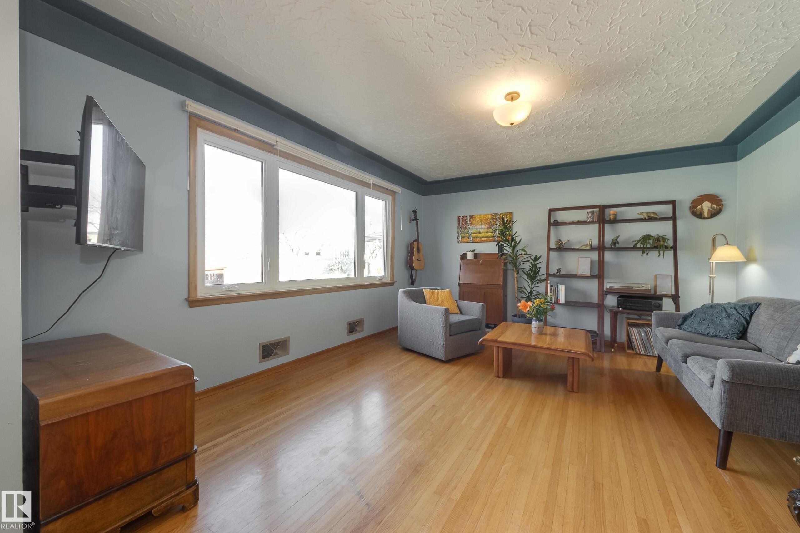 Photo 3 at 9651 66 Avenue NW, Hazeldean, Edmonton