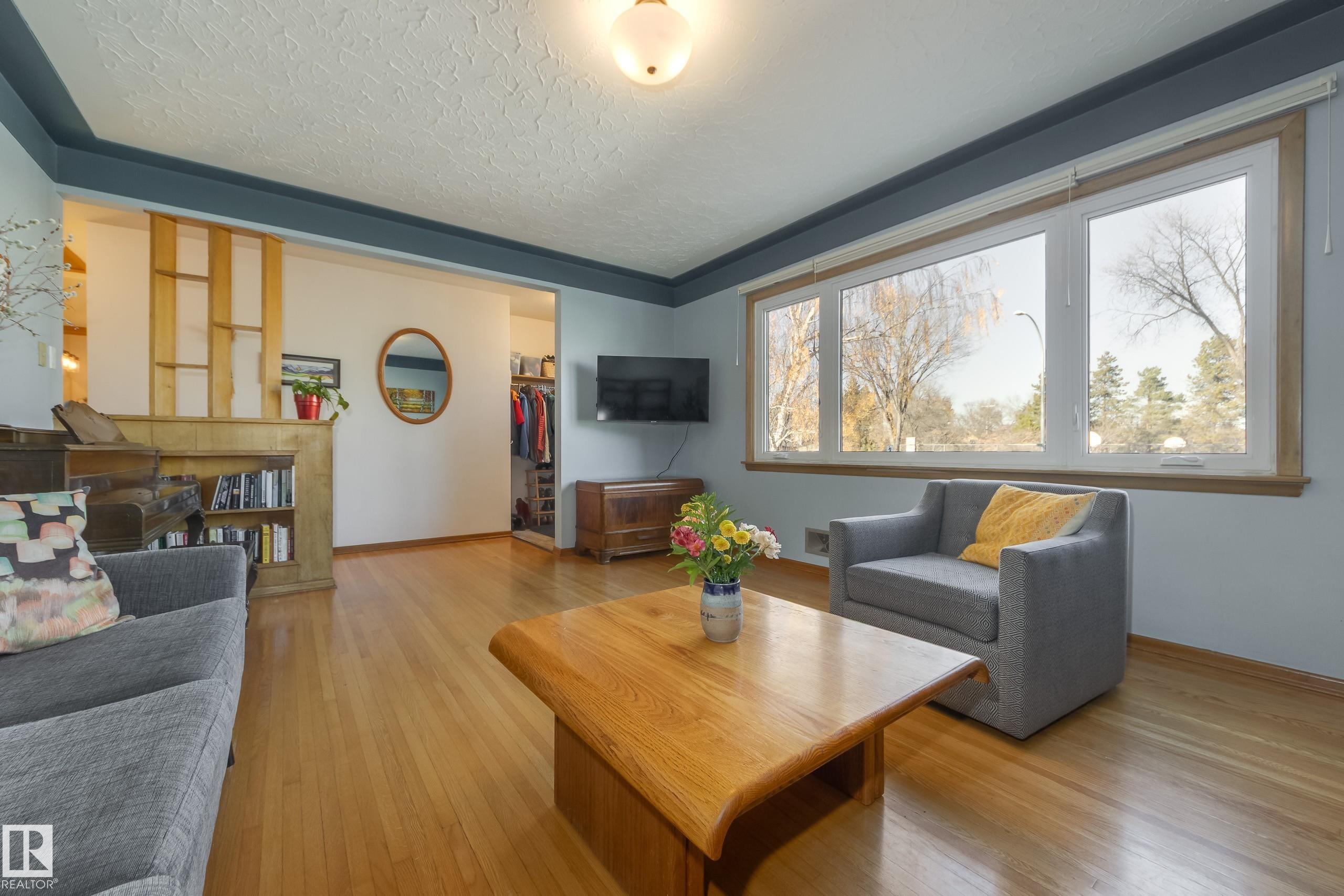 Photo 5 at 9651 66 Avenue NW, Hazeldean, Edmonton