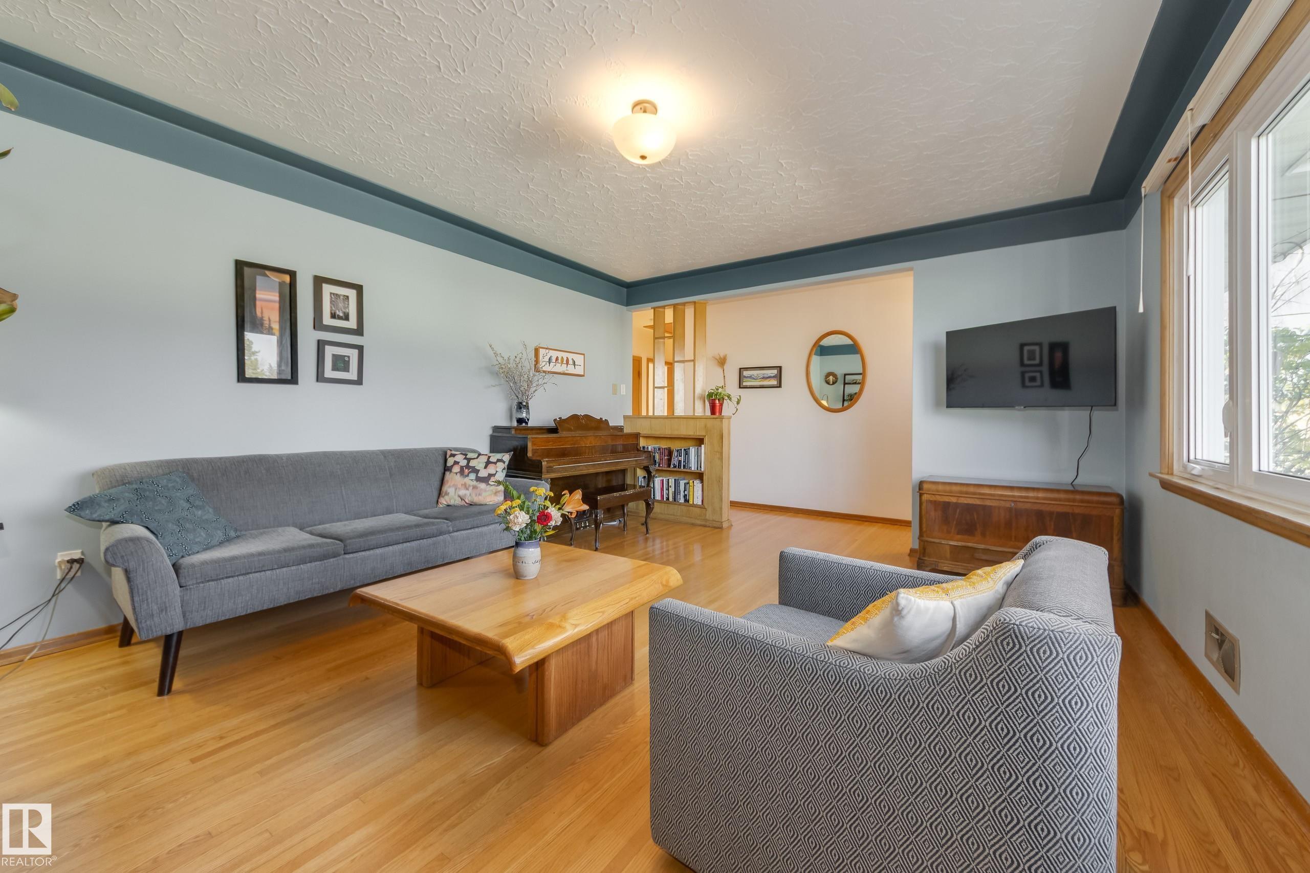 Photo 6 at 9651 66 Avenue NW, Hazeldean, Edmonton