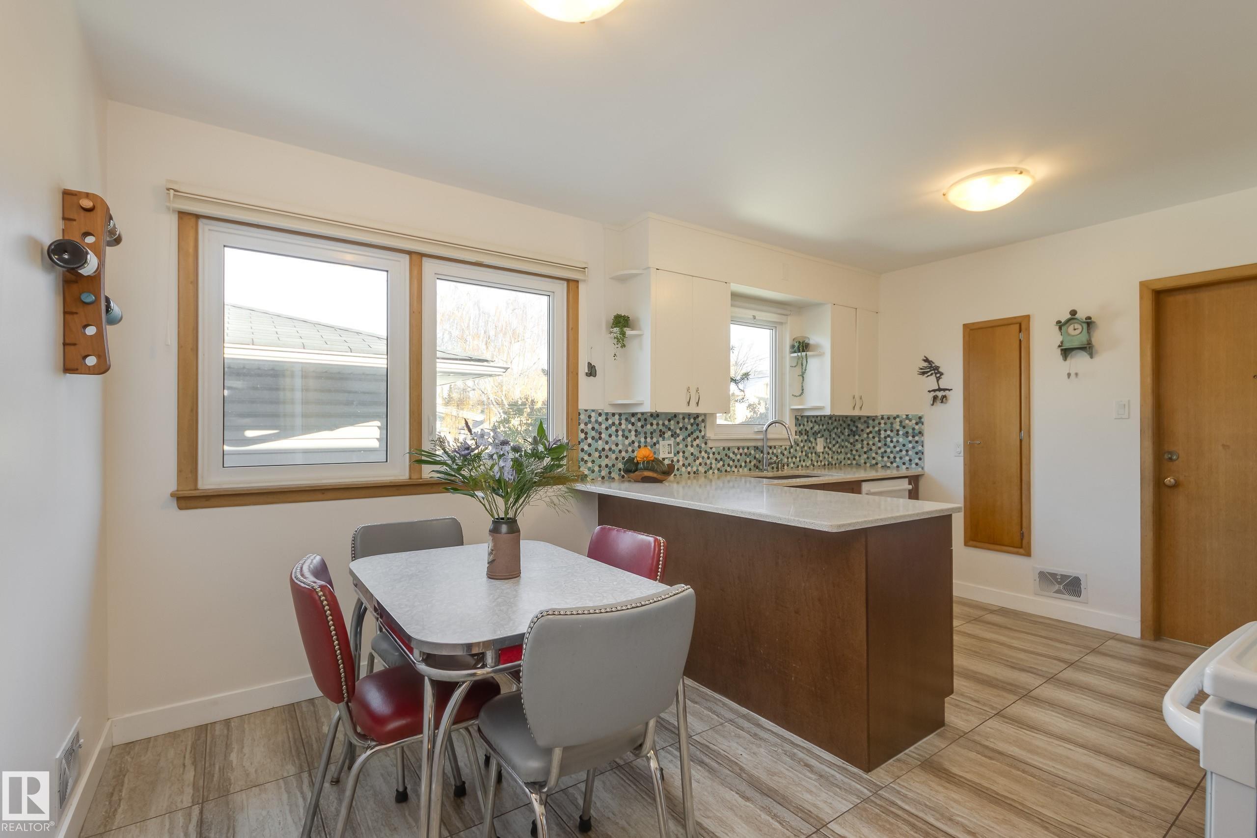 Photo 7 at 9651 66 Avenue NW, Hazeldean, Edmonton