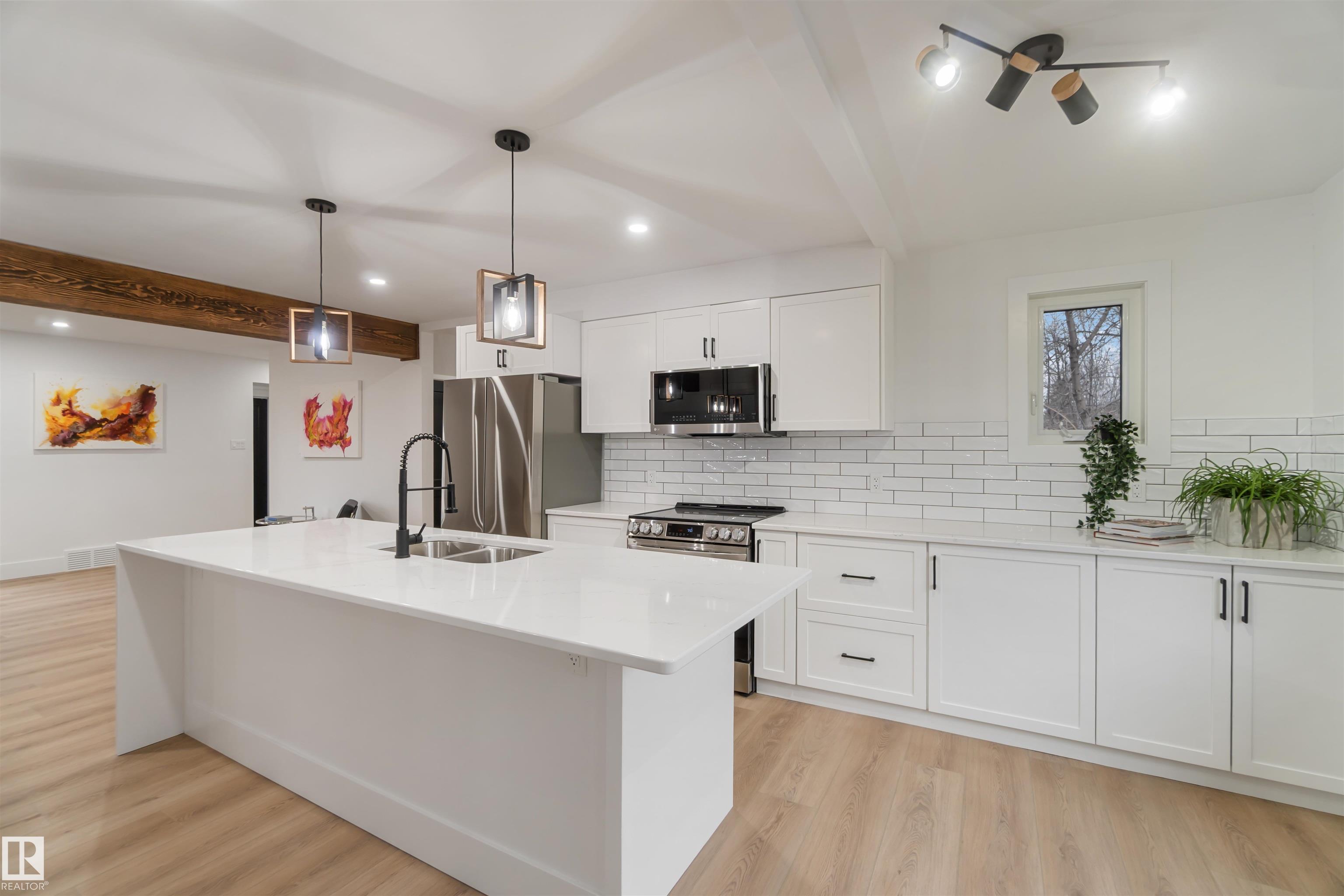 Photo 11 at 6719 95 Avenue NW, Ottewell, Edmonton