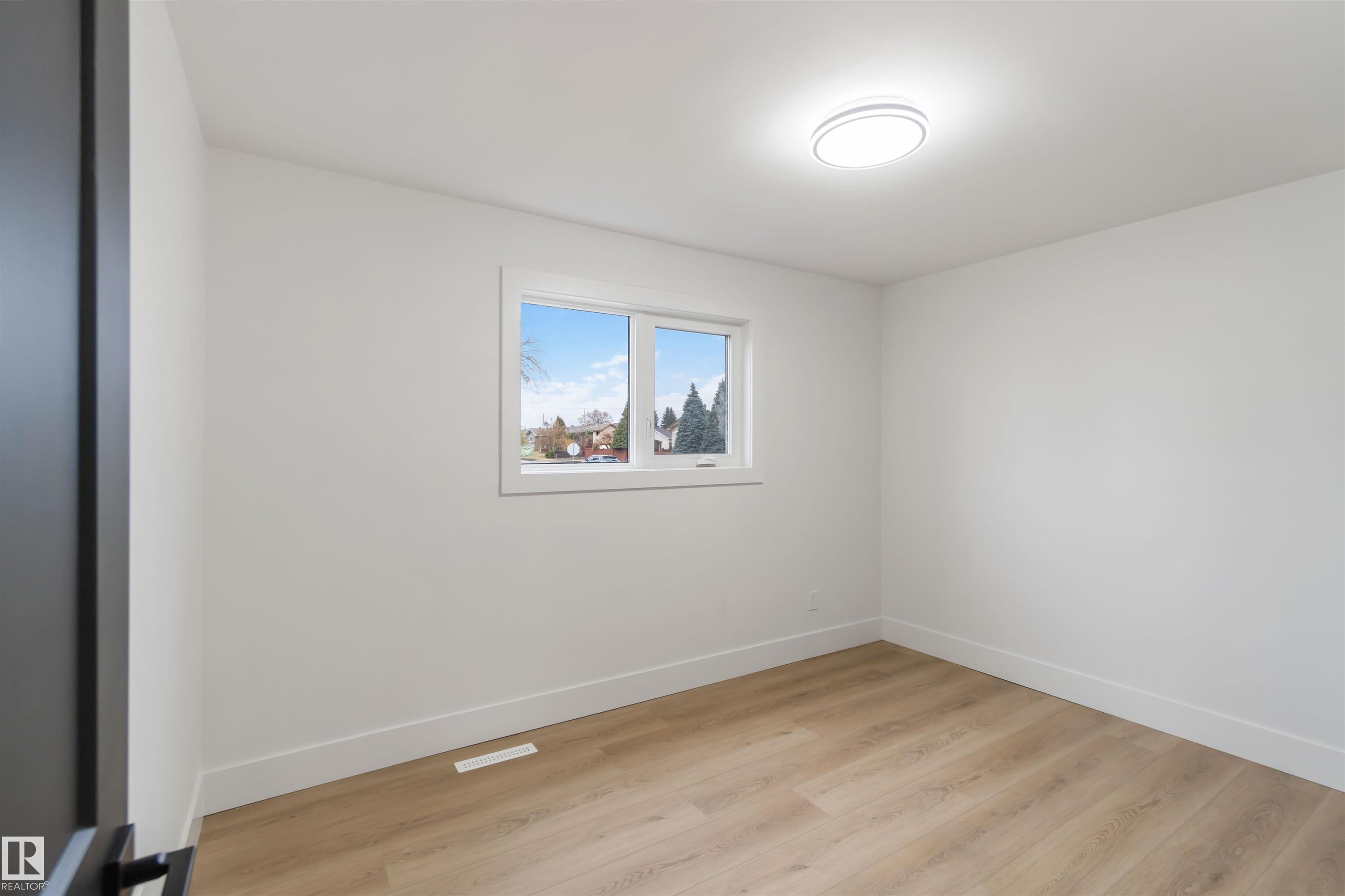 Photo 16 at 6719 95 Avenue NW, Ottewell, Edmonton