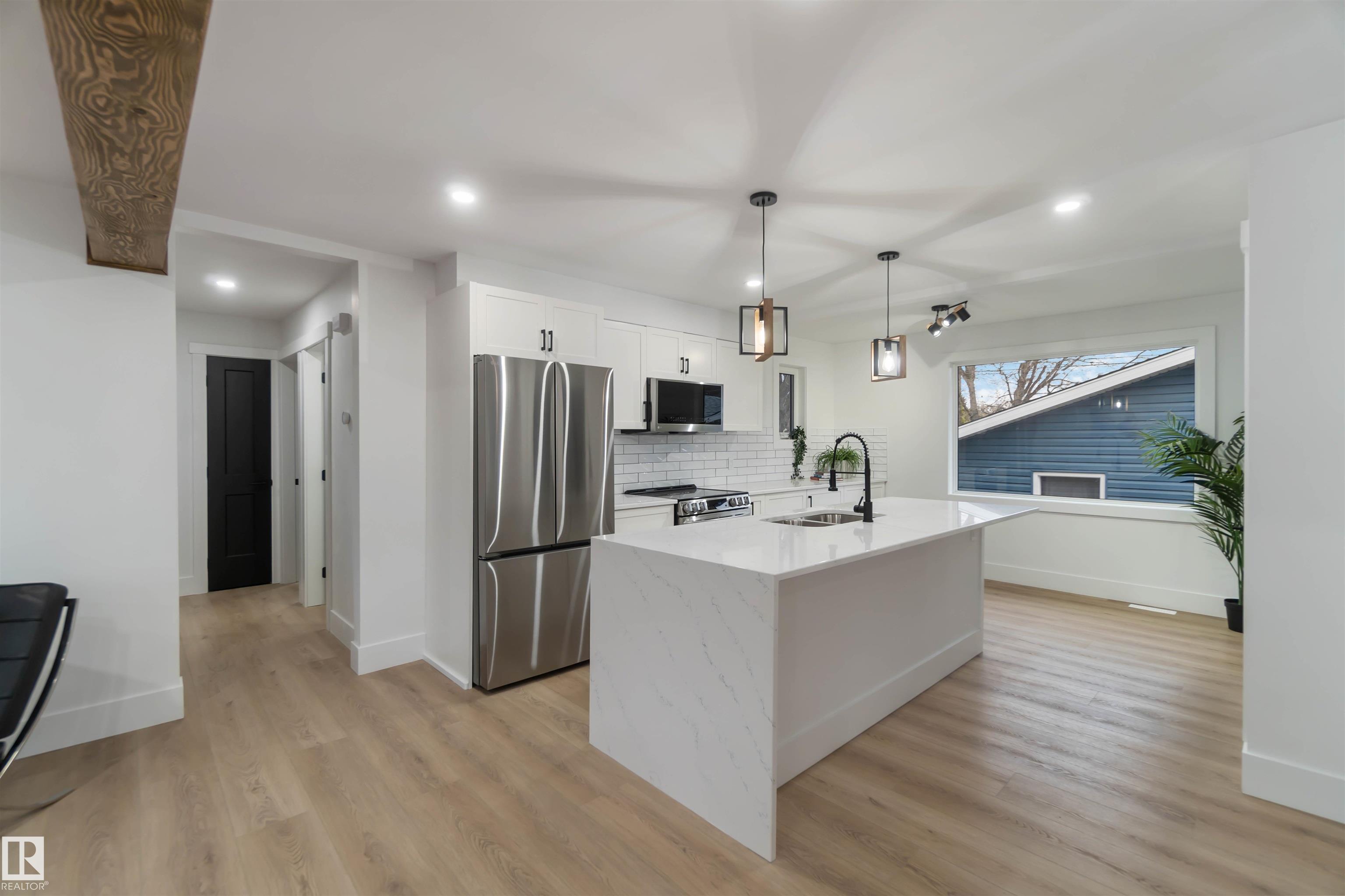 Photo 10 at 6719 95 Avenue NW, Ottewell, Edmonton