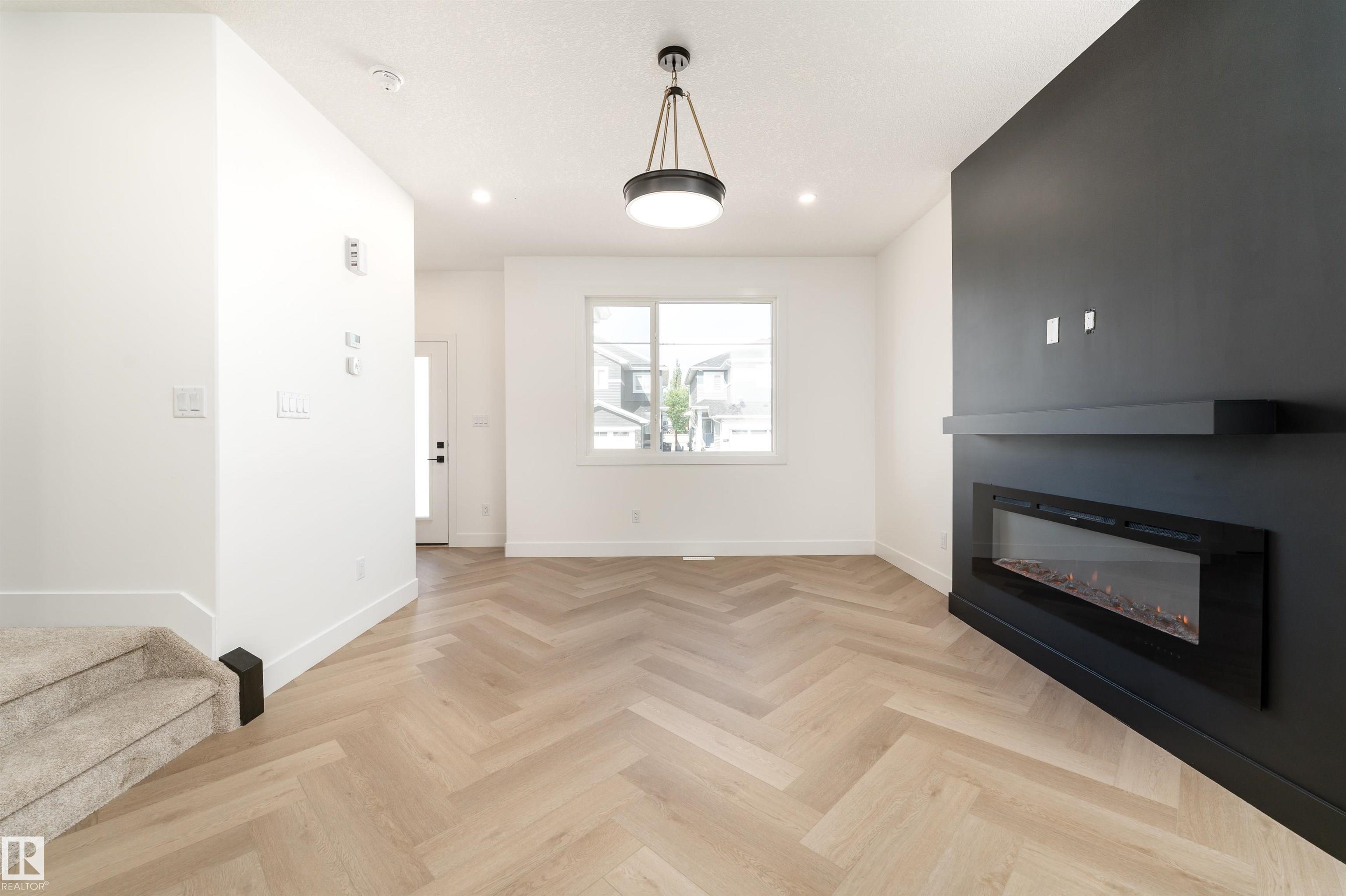 Picture for 3127 Magpie WY NW