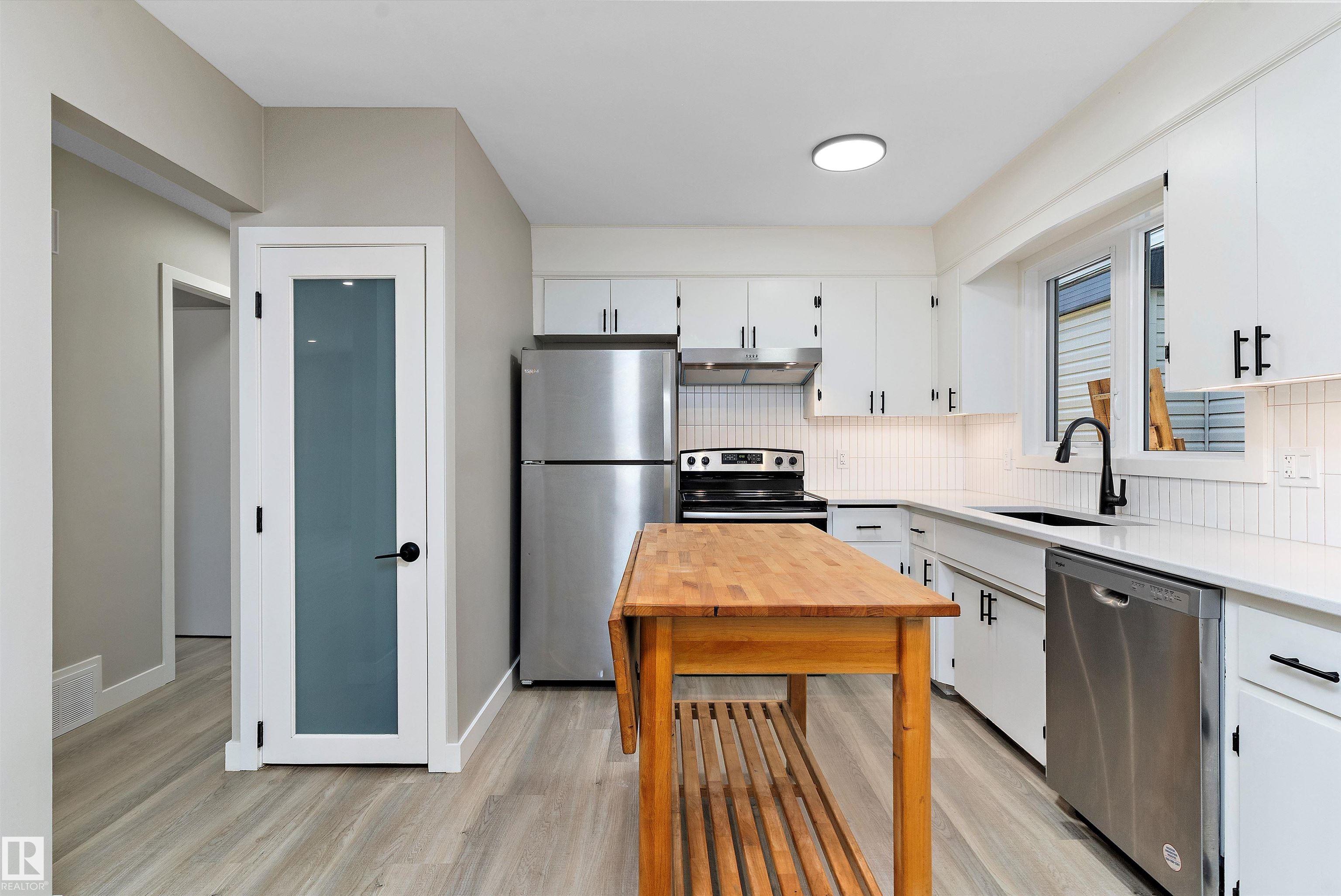 Photo 11 at 10157 145 Street NW, Grovenor, Edmonton