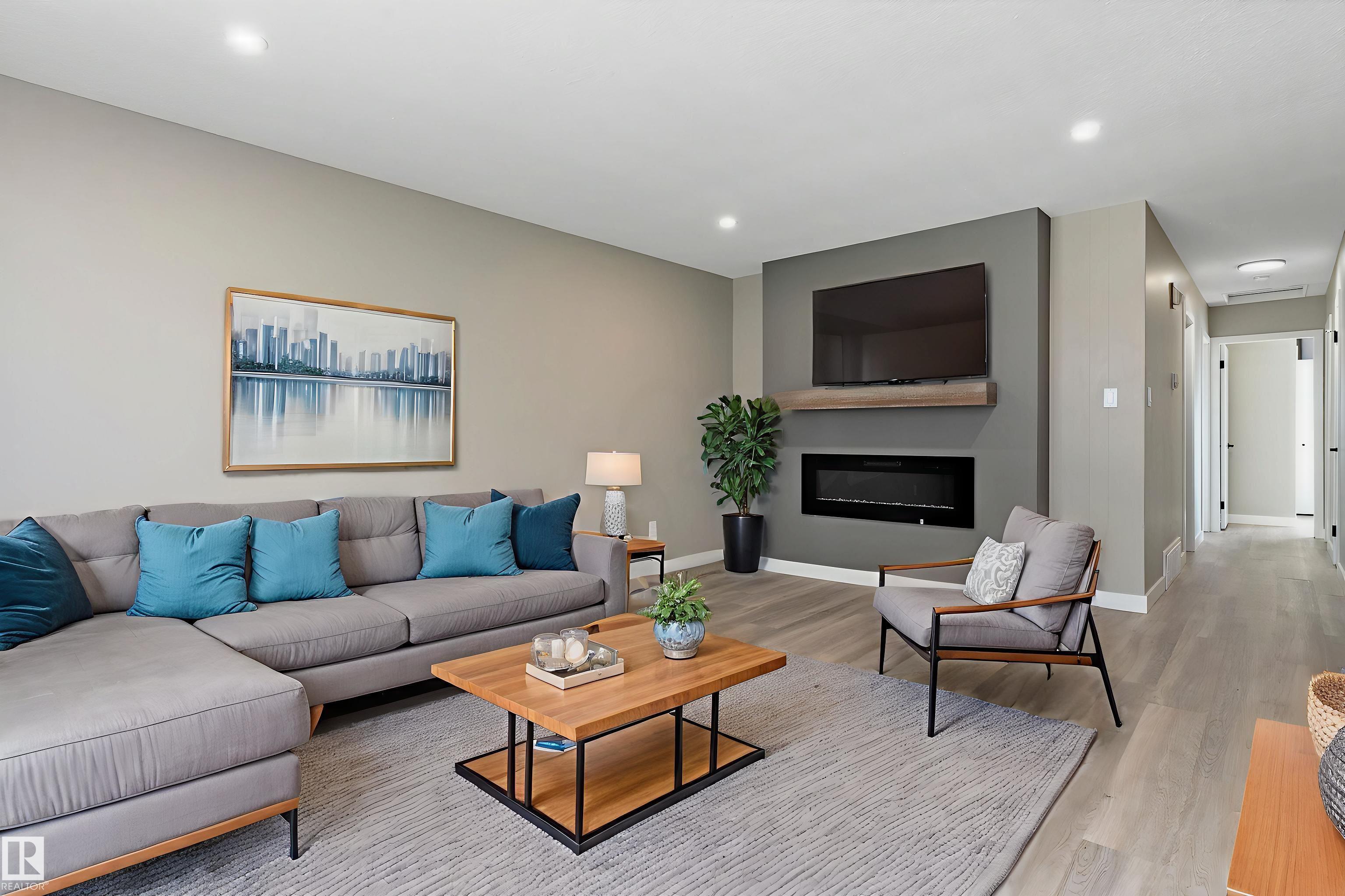 Photo 5 at 10157 145 Street NW, Grovenor, Edmonton