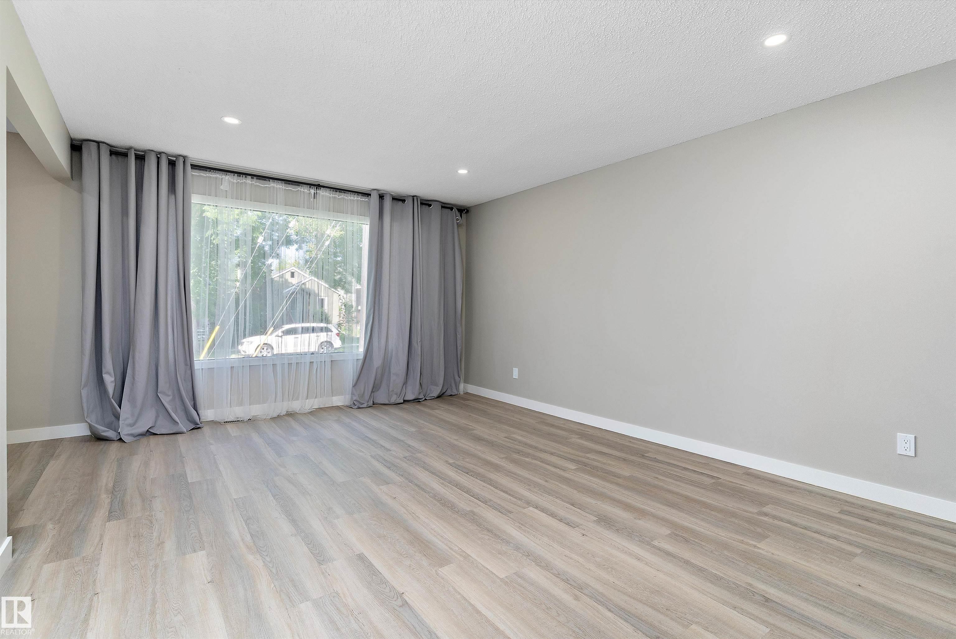 Photo 8 at 10157 145 Street NW, Grovenor, Edmonton