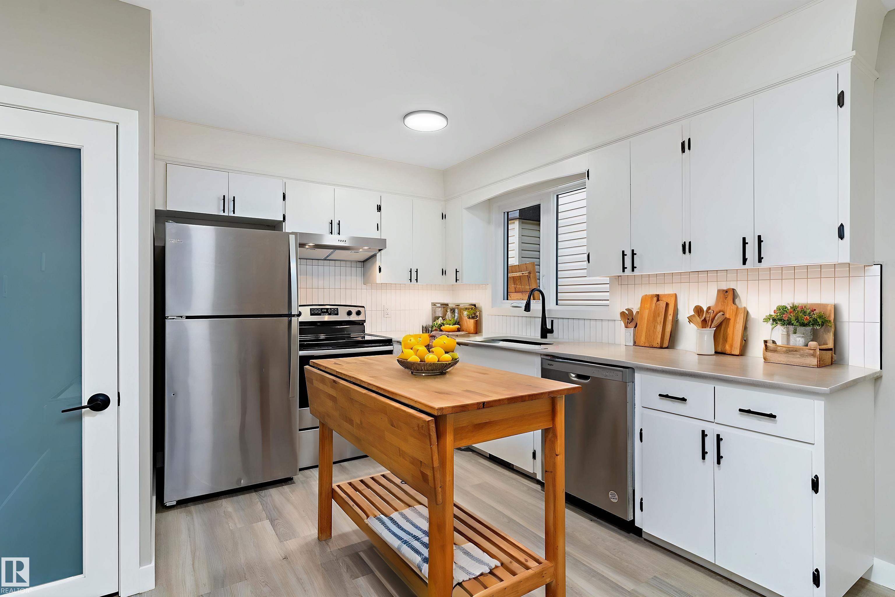 Photo 9 at 10157 145 Street NW, Grovenor, Edmonton