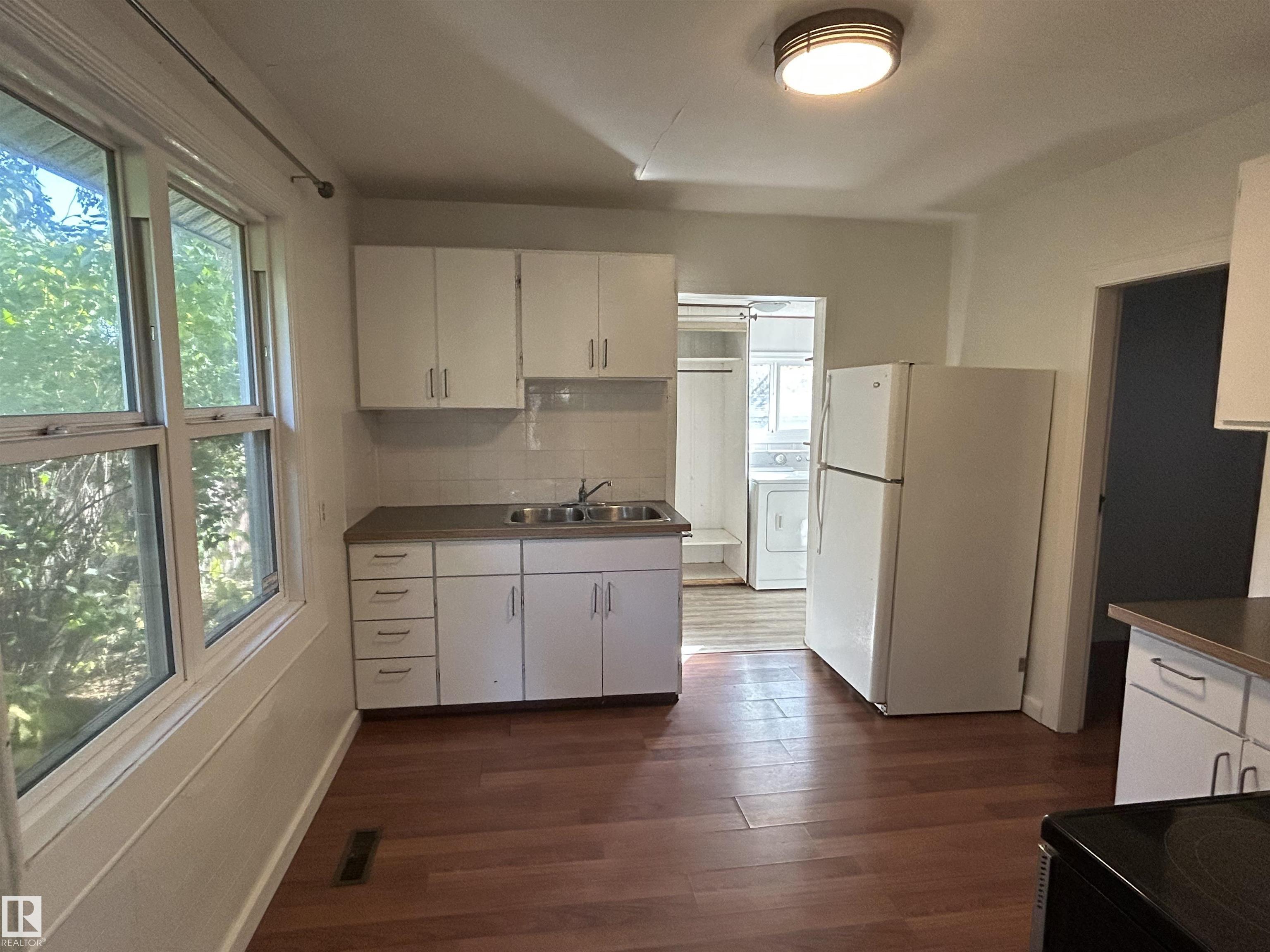 Photo 11 at 10657 64 Avenue NW, Allendale, Edmonton