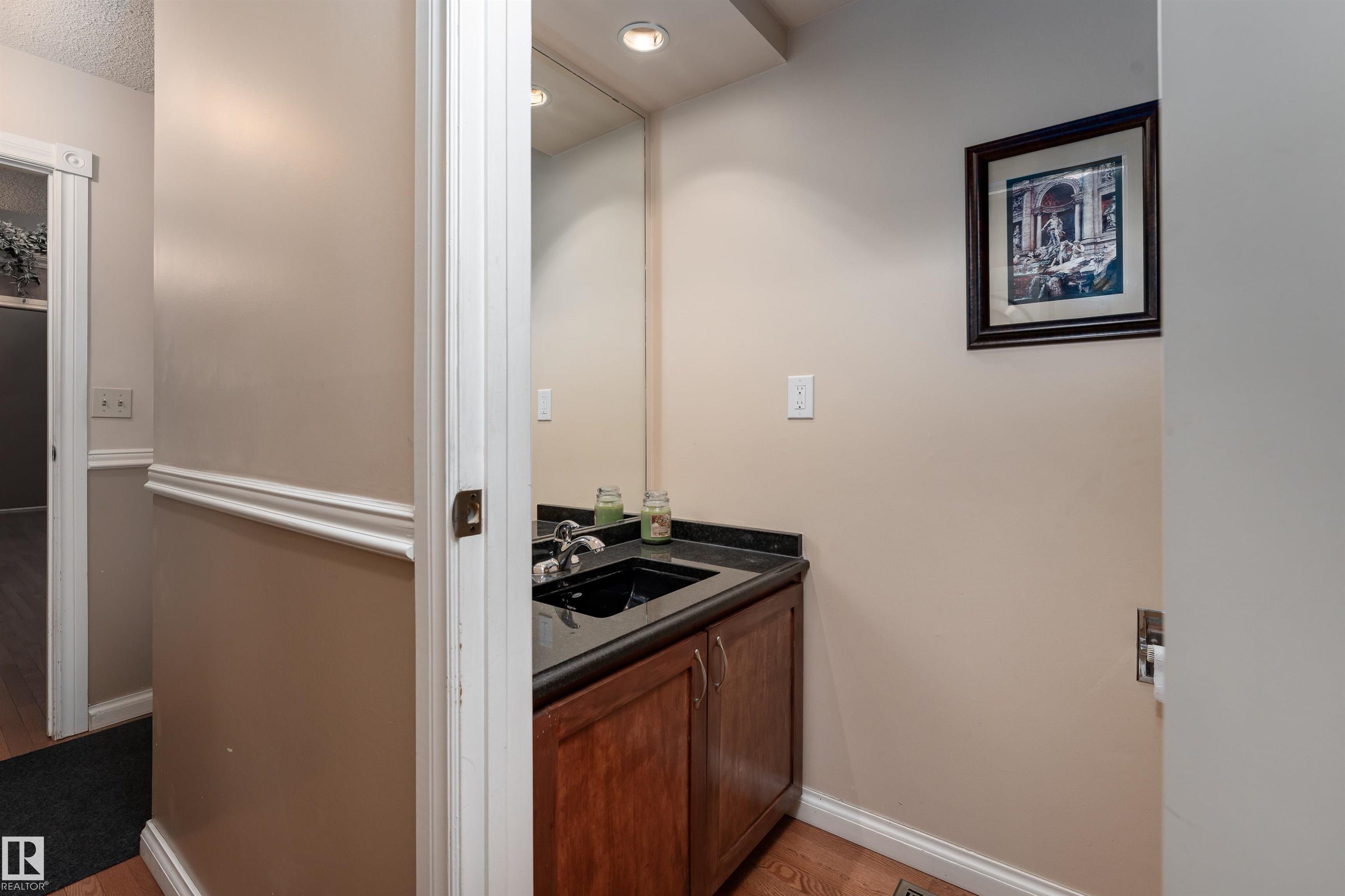 Photo 17 at 5310 39b Avenue NW, Greenview, Edmonton