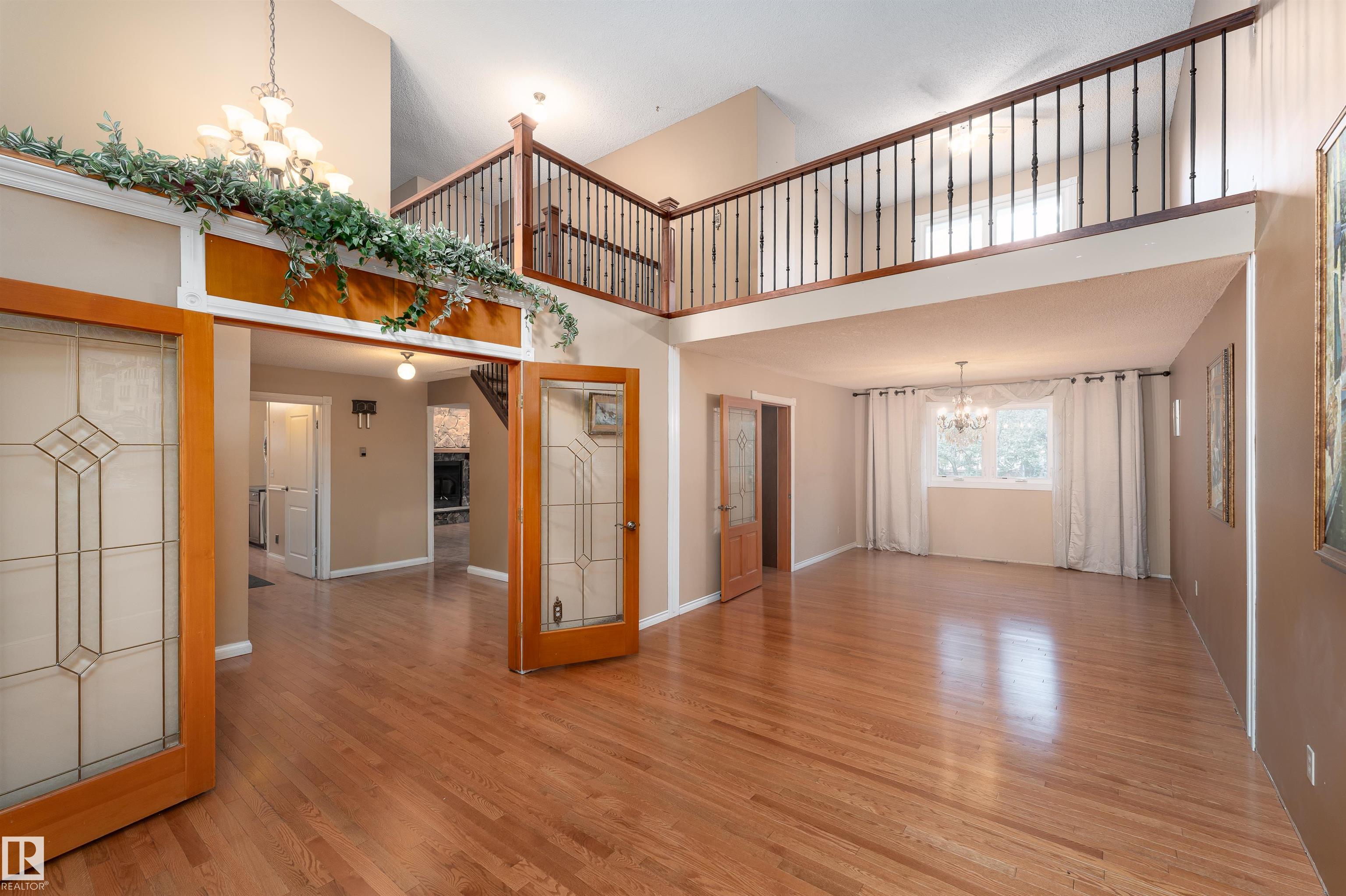 Photo 3 at 5310 39b Avenue NW, Greenview, Edmonton