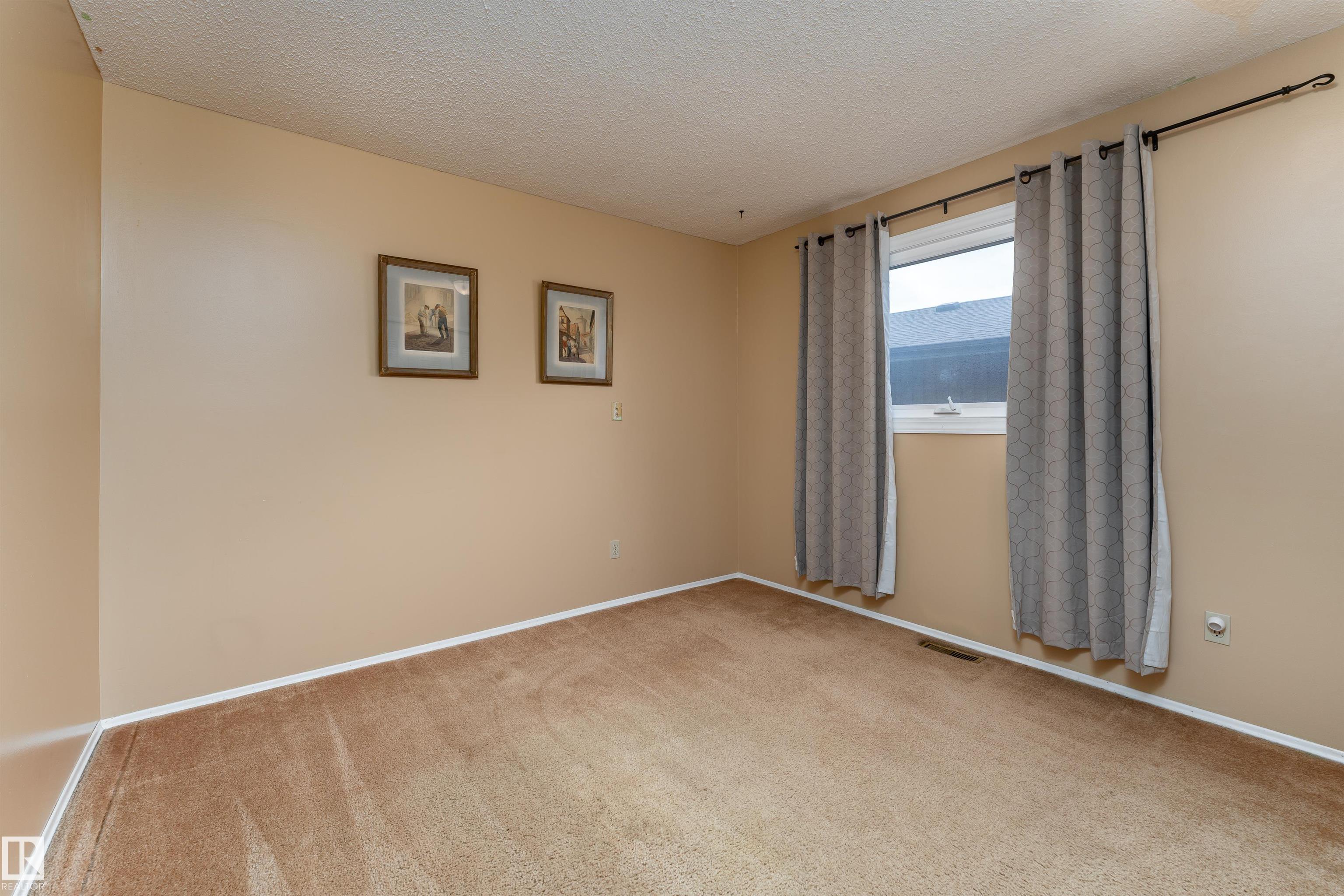 Photo 31 at 5310 39b Avenue NW, Greenview, Edmonton