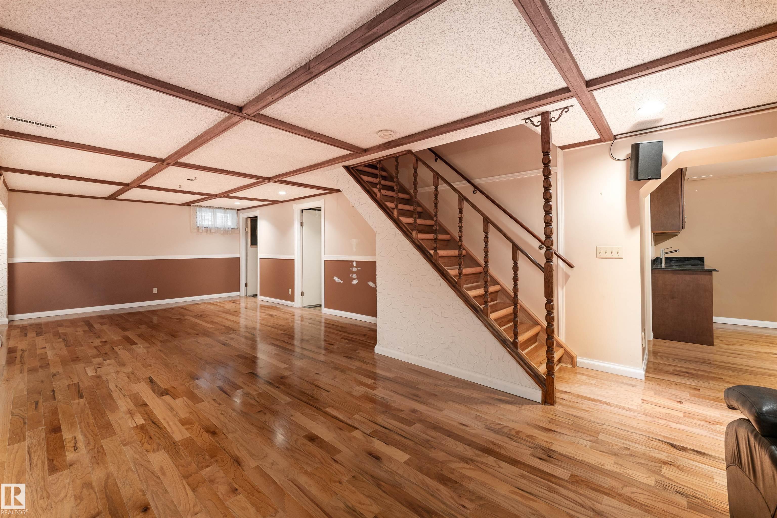 Photo 39 at 5310 39b Avenue NW, Greenview, Edmonton