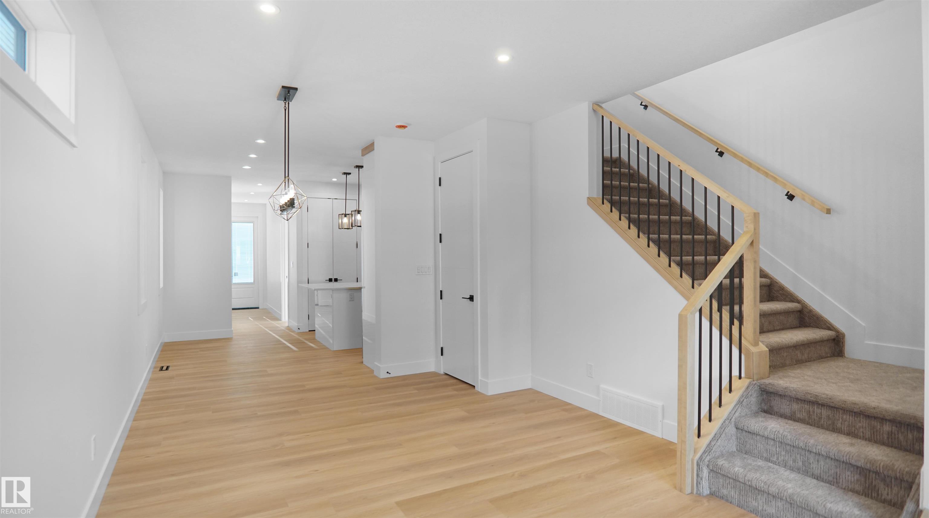 Photo 12 at 11708 126 Street NW, Inglewood, Edmonton