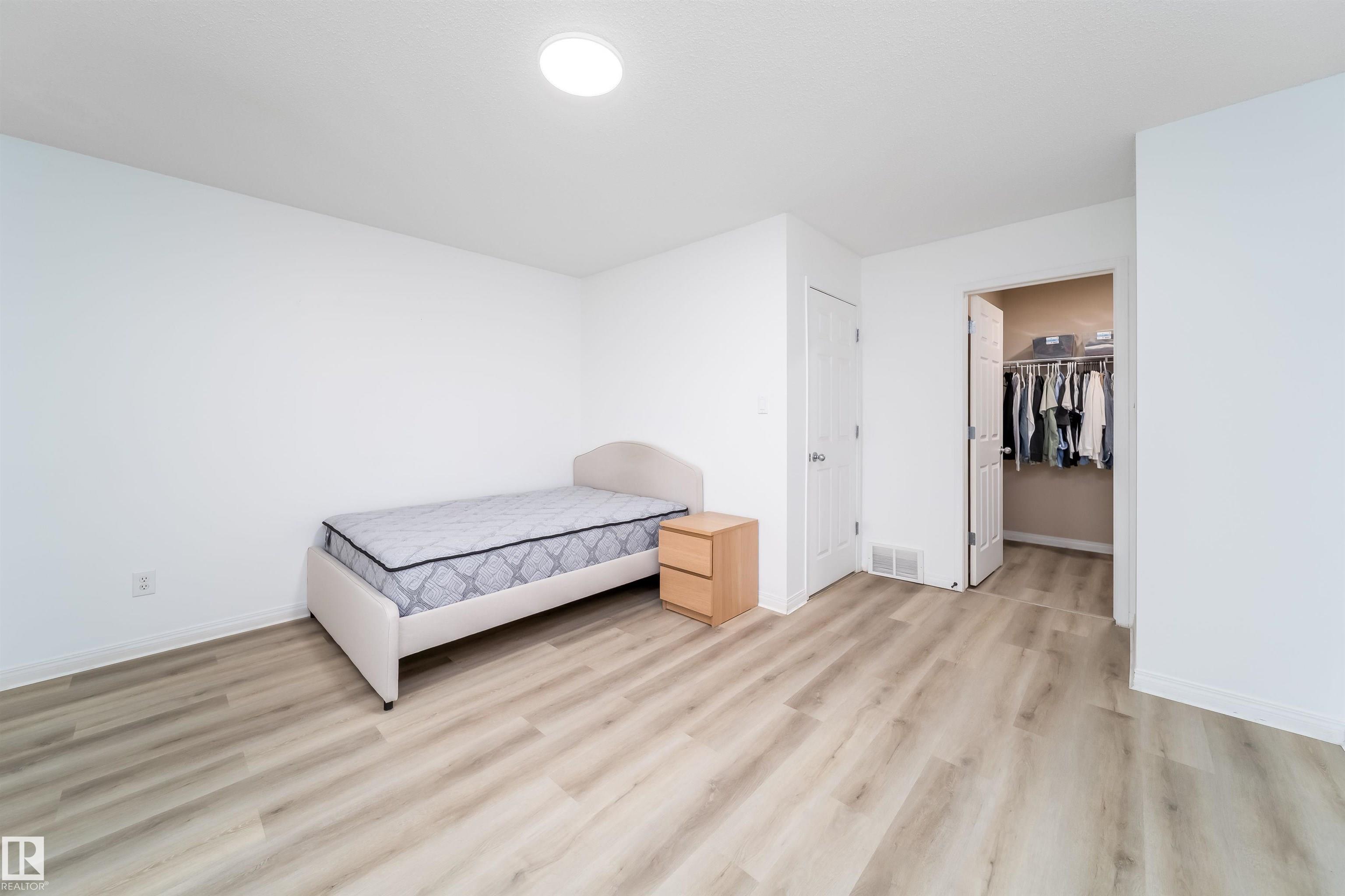 Photo 11 at 30 - 130 Hyndman Crescent NW, River Valley Hermitage, Edmonton