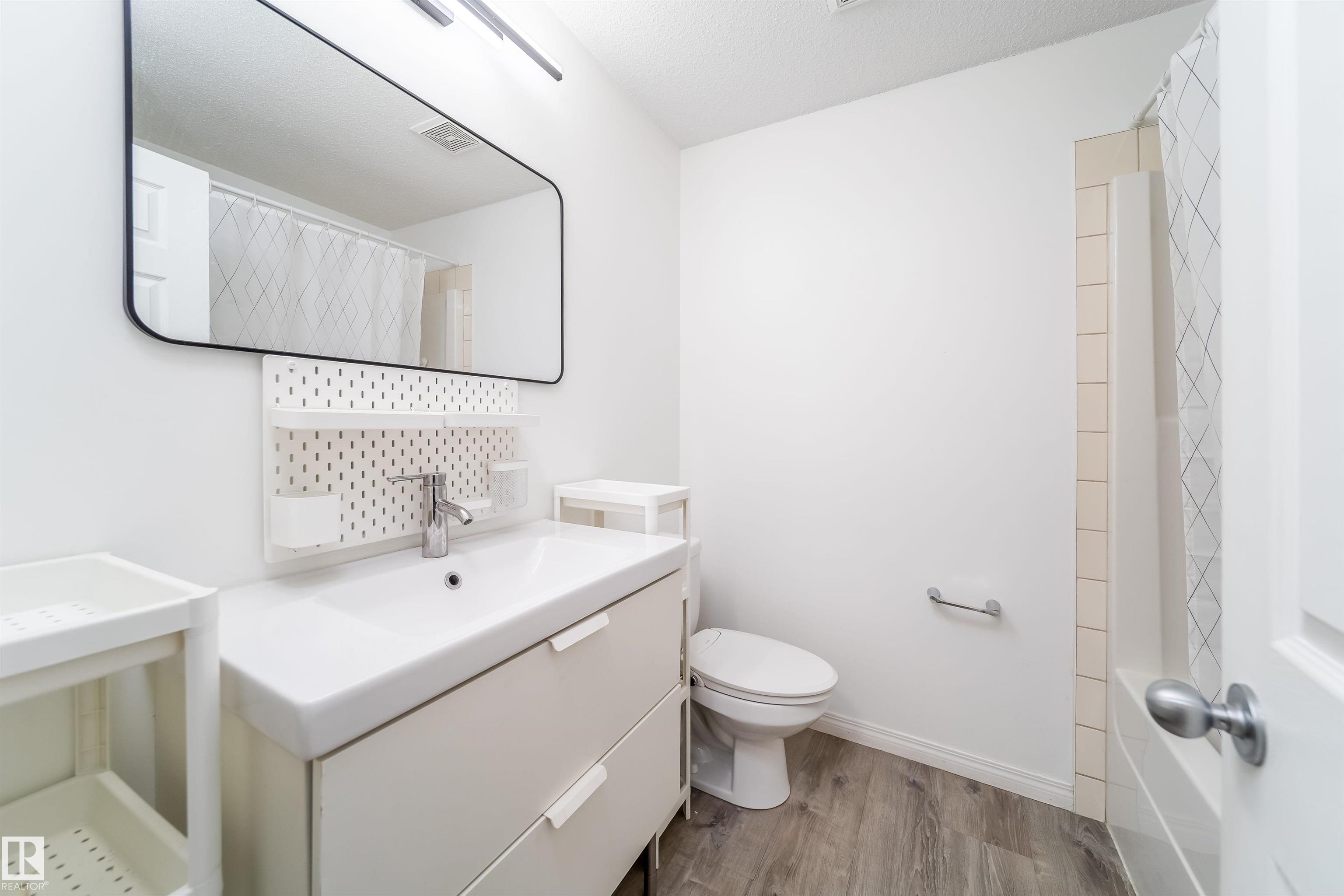 Photo 14 at 30 - 130 Hyndman Crescent NW, River Valley Hermitage, Edmonton