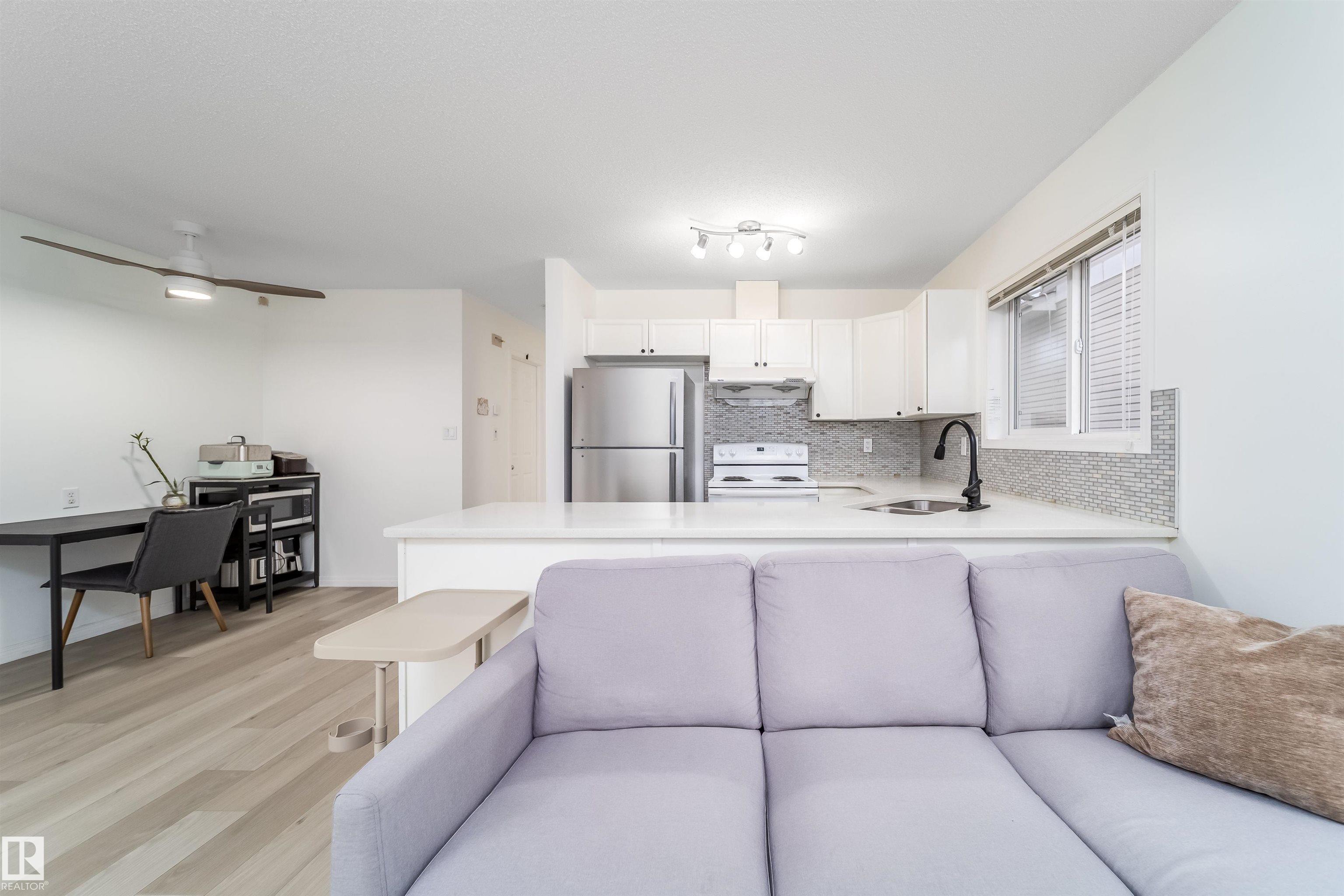 Photo 5 at 30 - 130 Hyndman Crescent NW, River Valley Hermitage, Edmonton