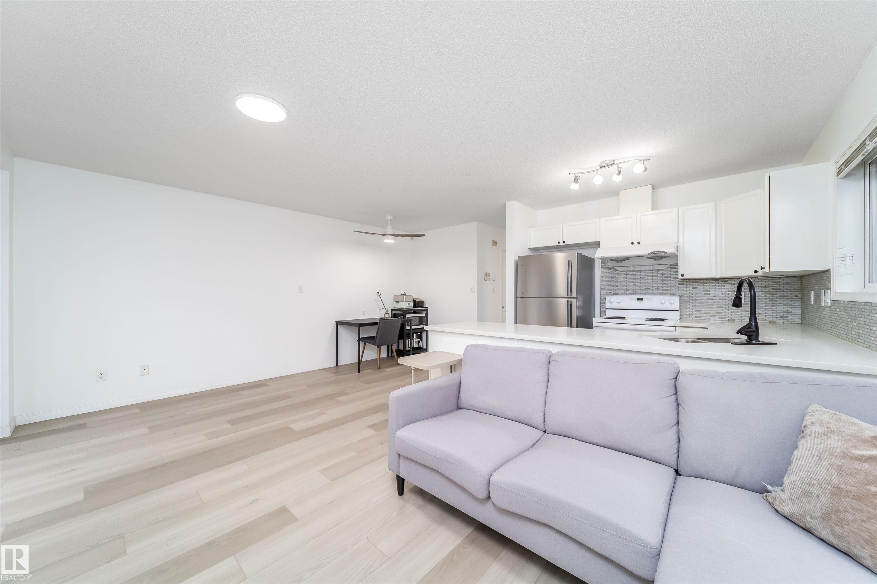 Photo 6 at 30 - 130 Hyndman Crescent NW, River Valley Hermitage, Edmonton