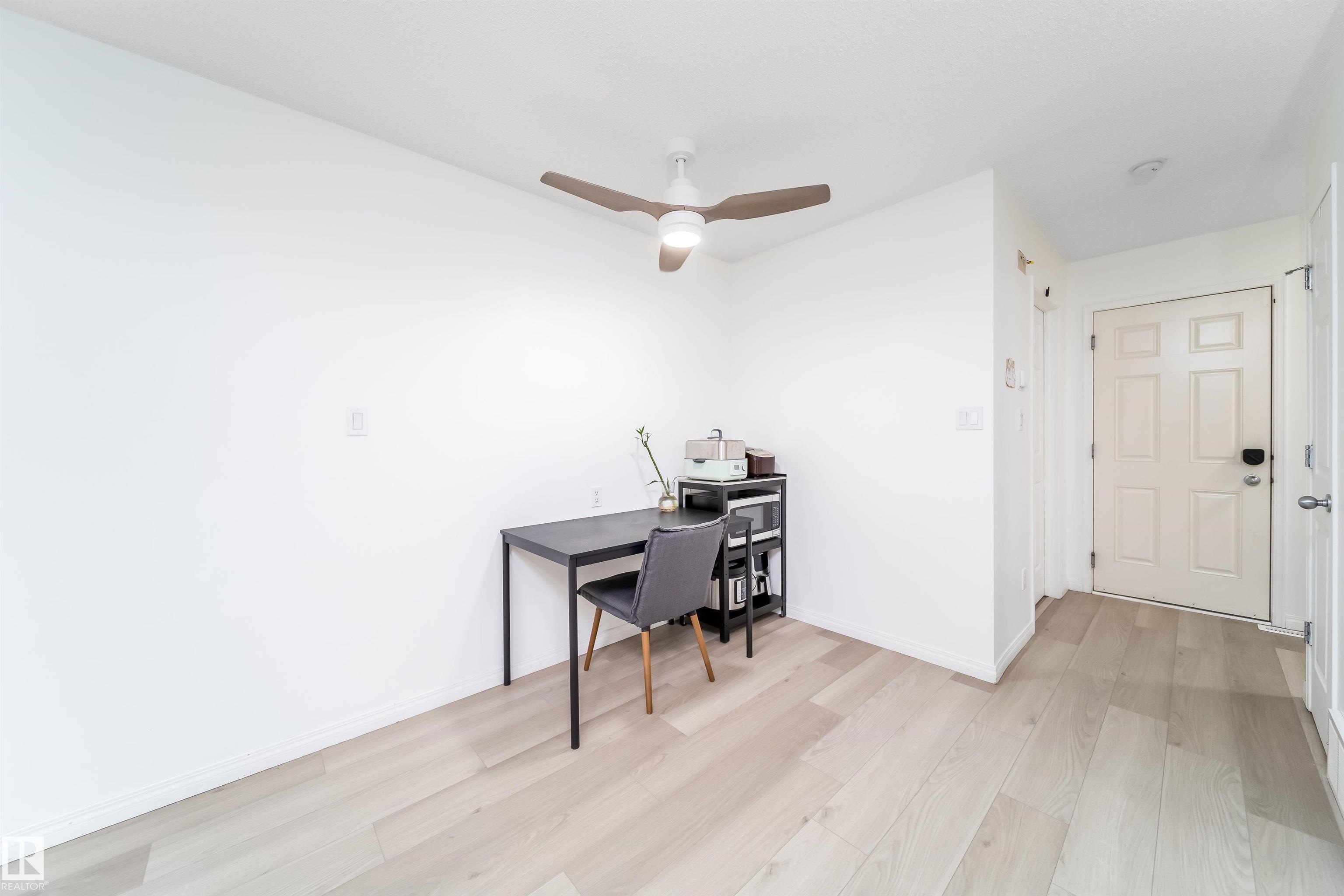 Photo 9 at 30 - 130 Hyndman Crescent NW, River Valley Hermitage, Edmonton