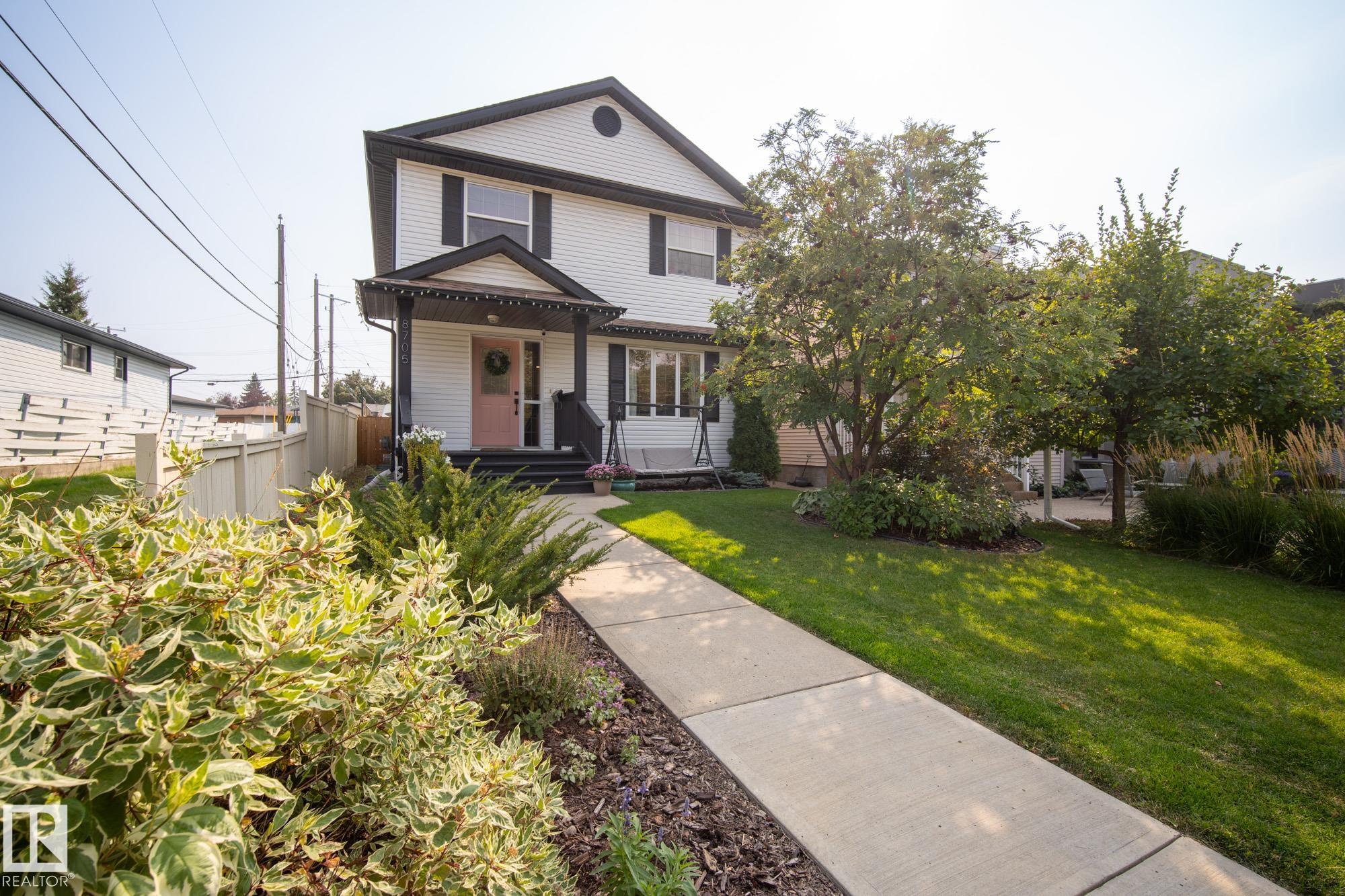 8705 92a Avenue NW, Strathearn, Edmonton 