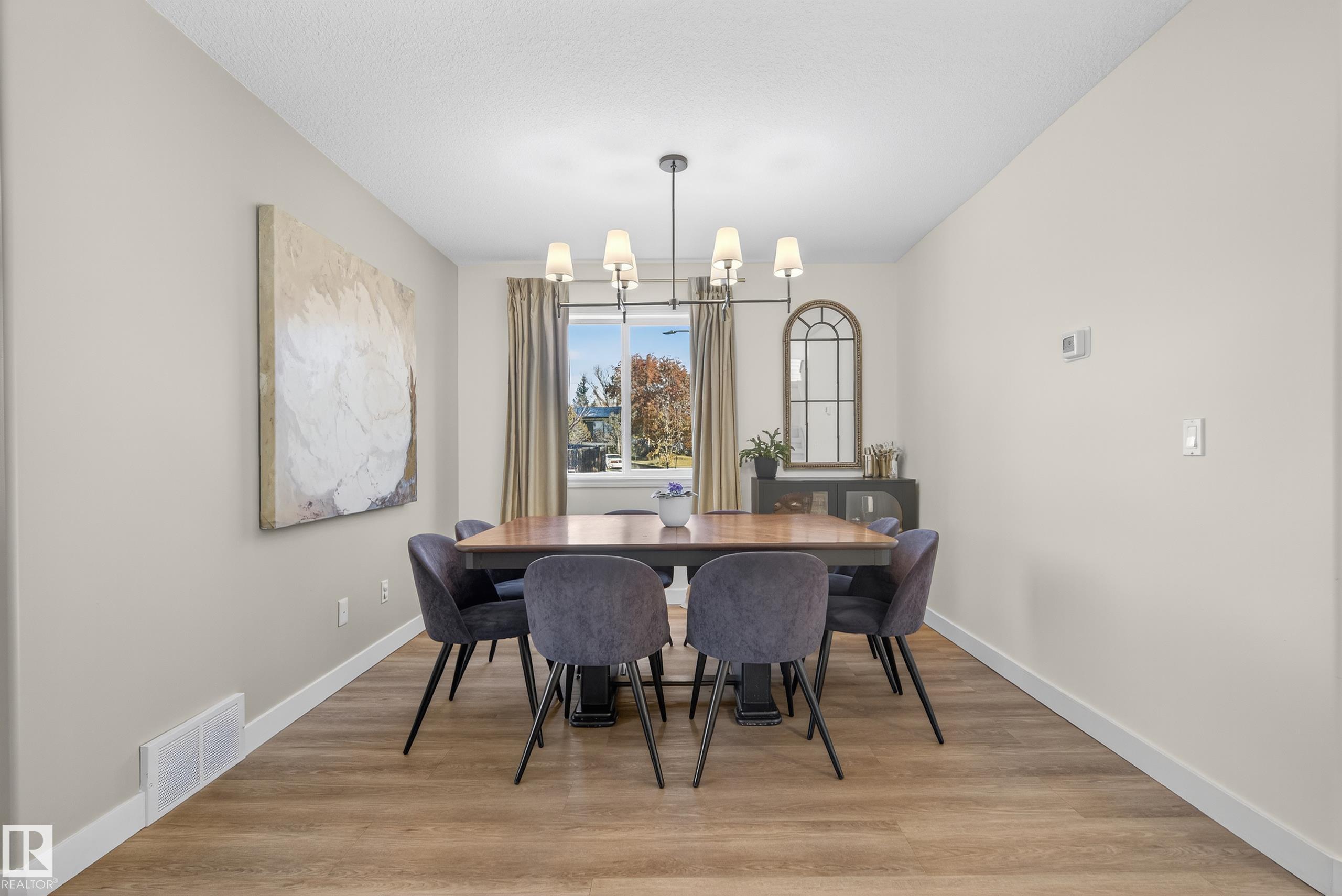 Photo 11 at 8705 92a Avenue NW, Strathearn, Edmonton