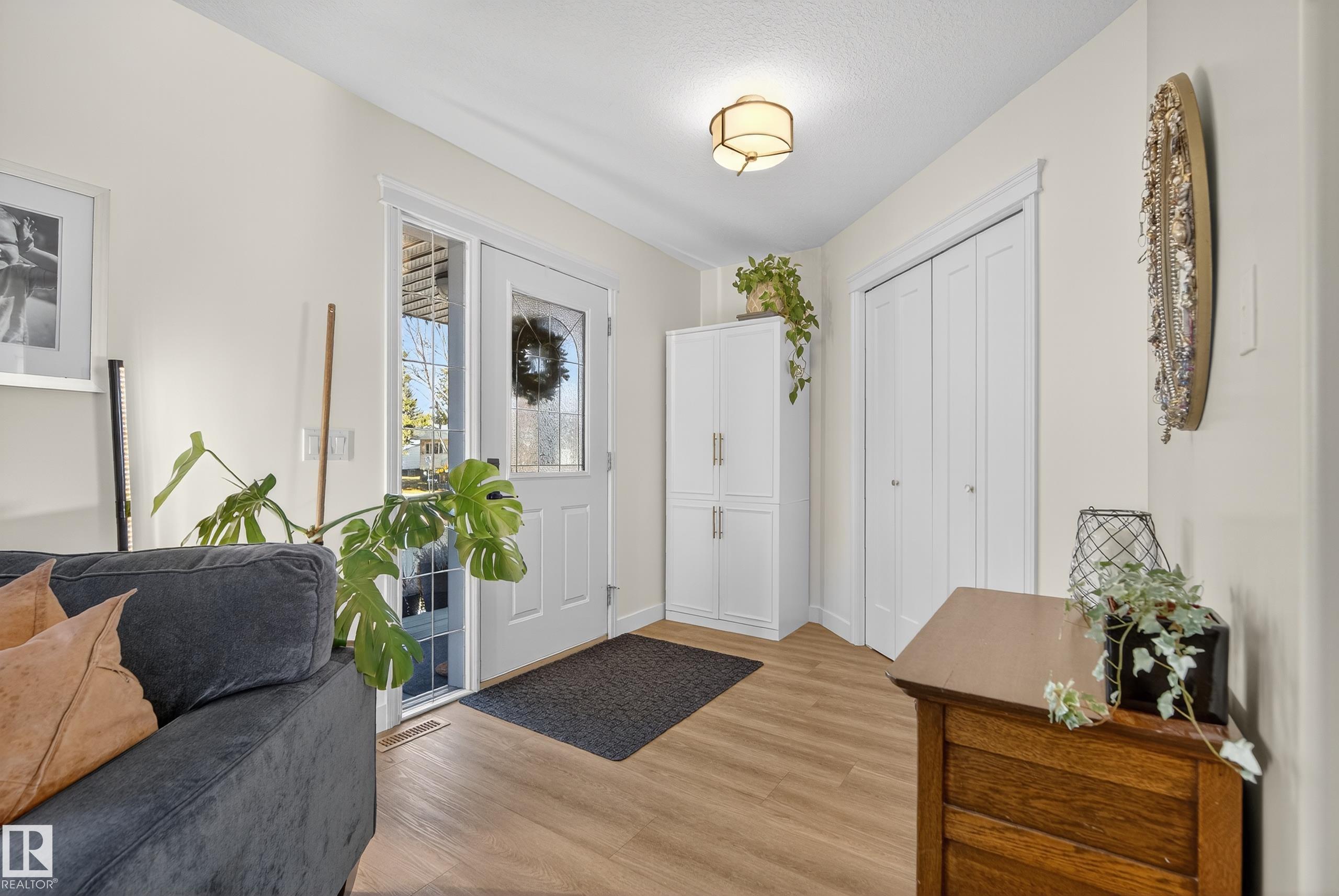 Photo 3 at 8705 92a Avenue NW, Strathearn, Edmonton