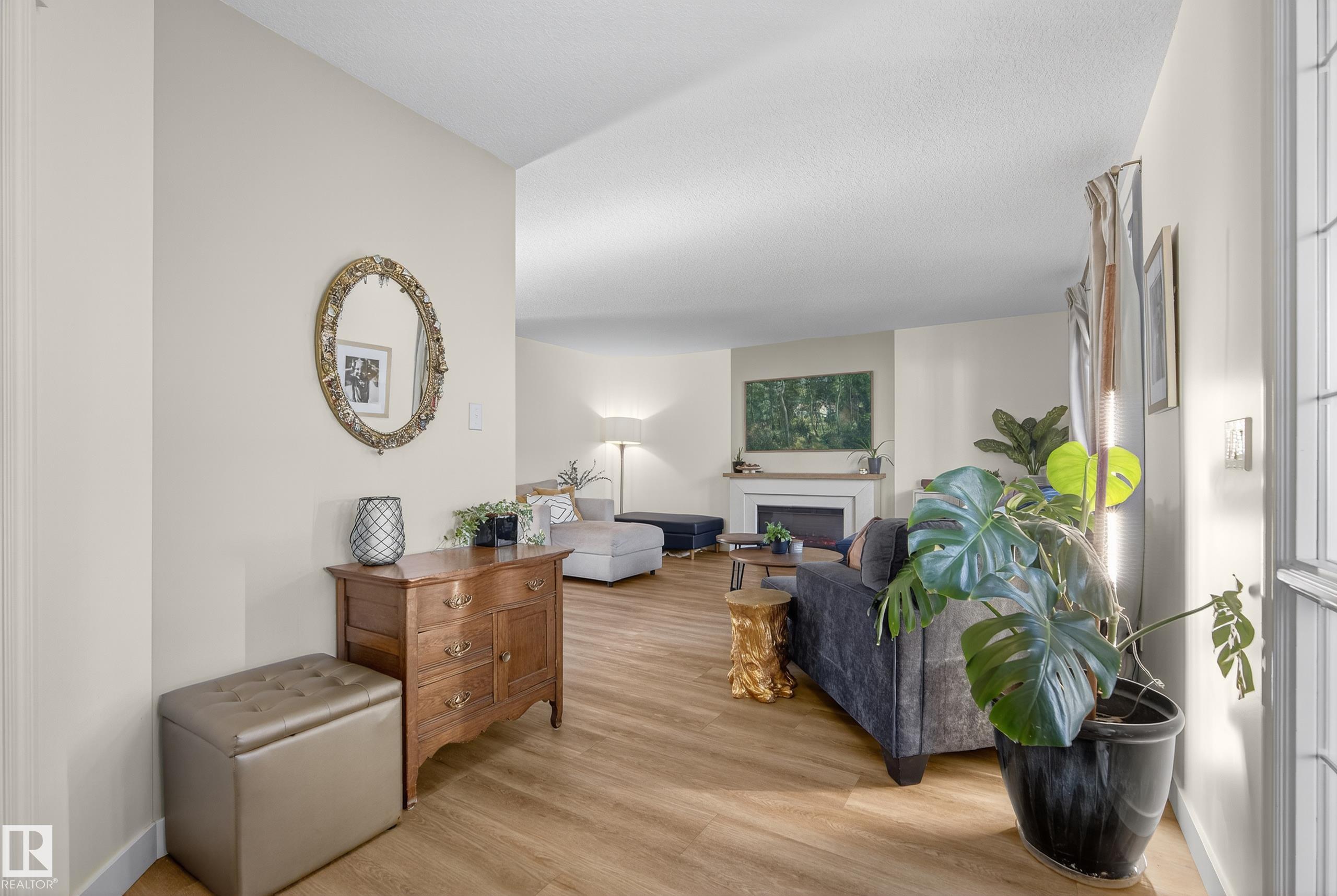 Photo 4 at 8705 92a Avenue NW, Strathearn, Edmonton