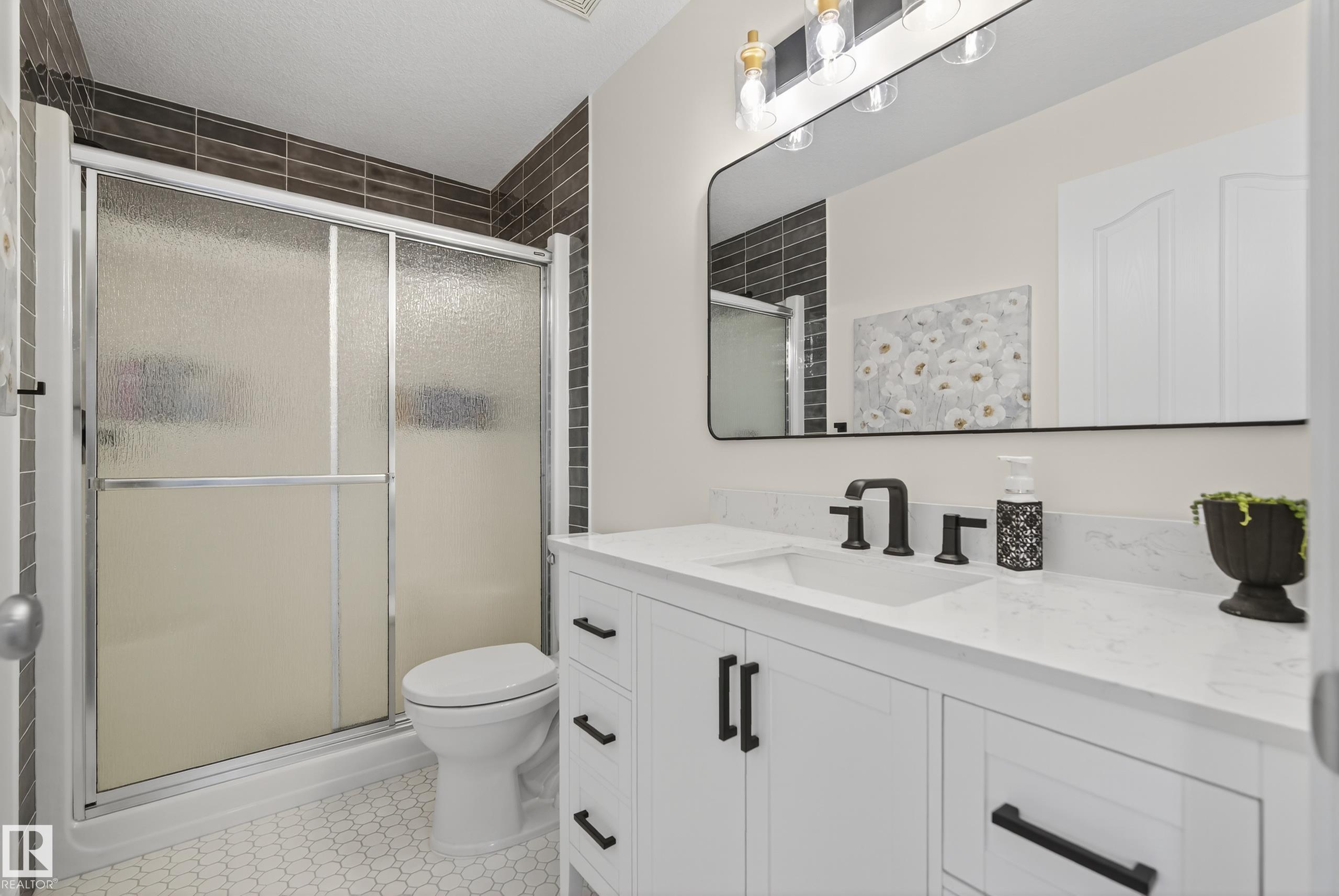 Photo 34 at 8705 92a Avenue NW, Strathearn, Edmonton