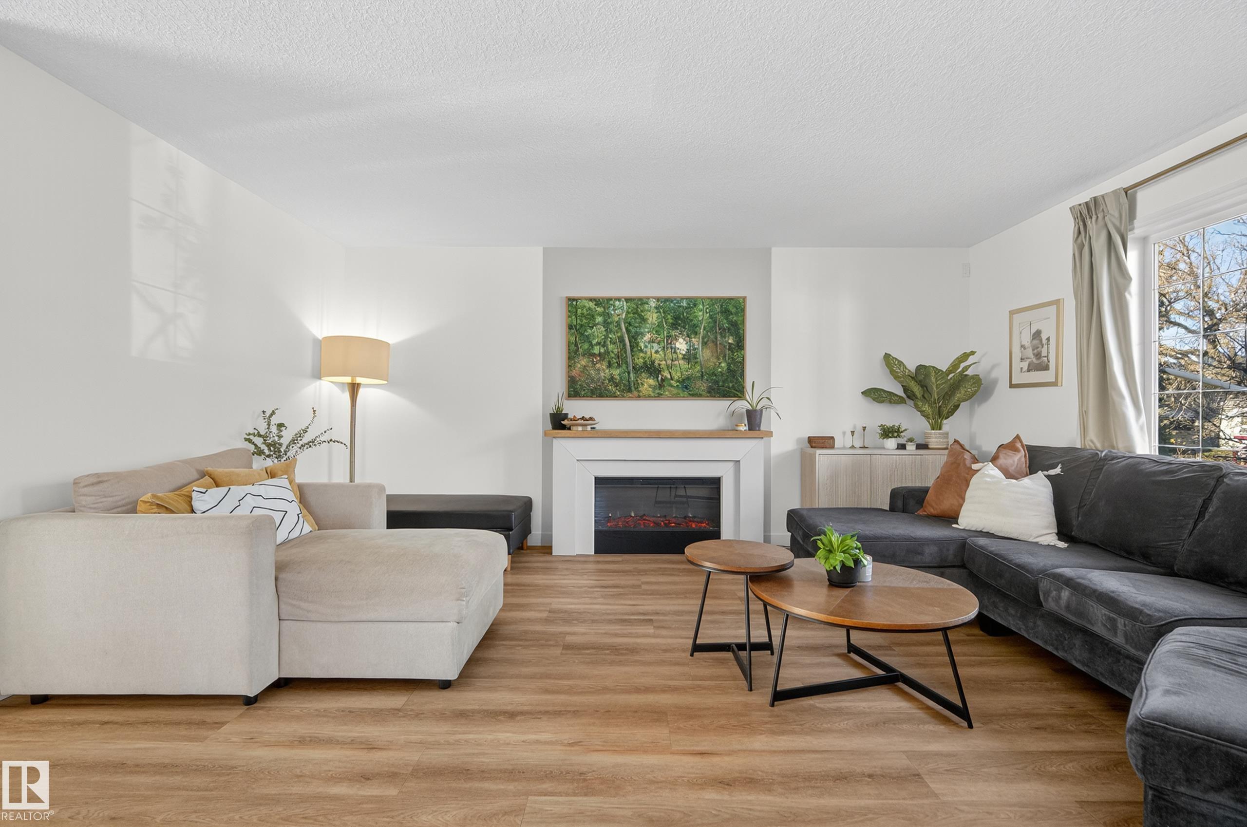 Photo 6 at 8705 92a Avenue NW, Strathearn, Edmonton