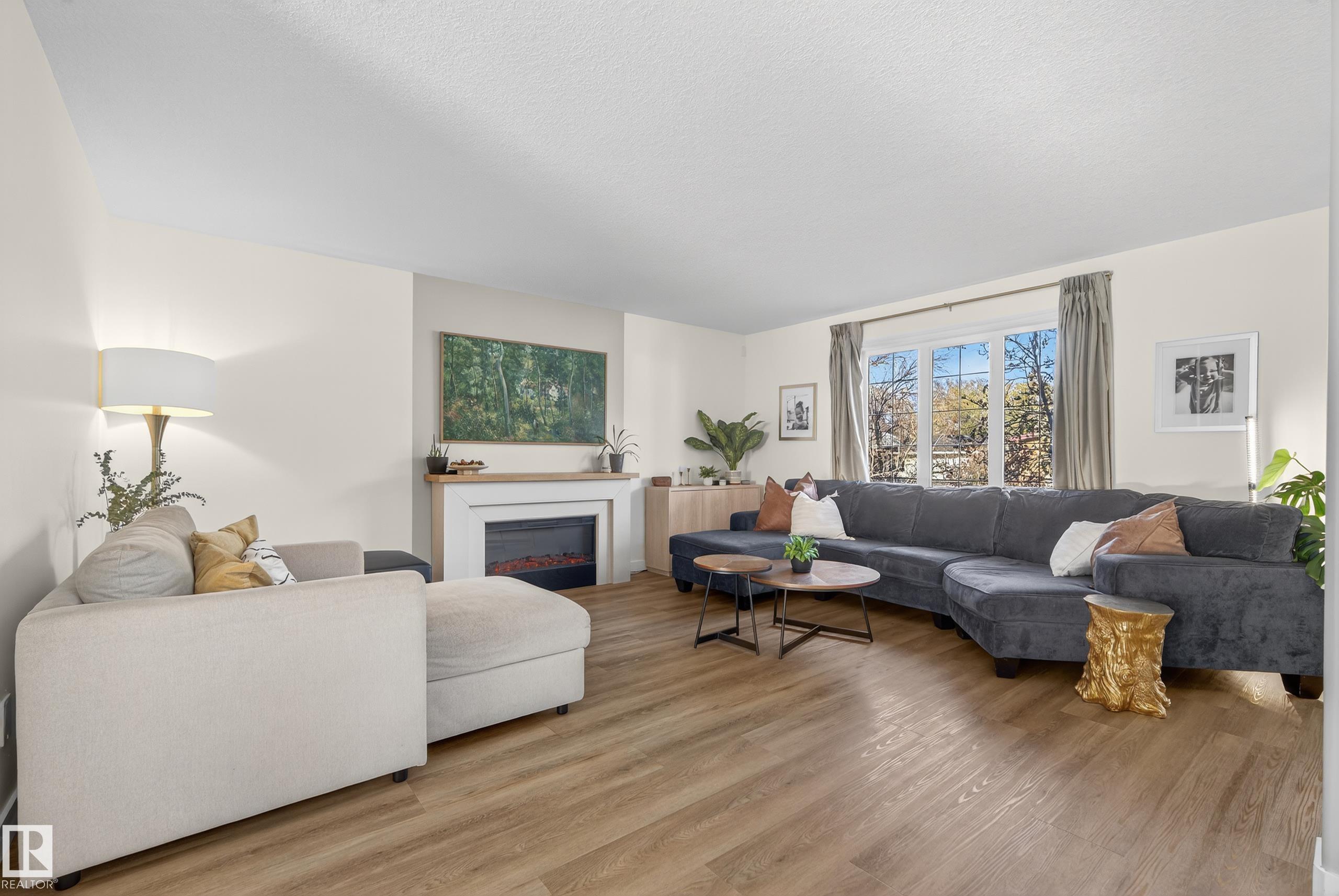 Photo 7 at 8705 92a Avenue NW, Strathearn, Edmonton