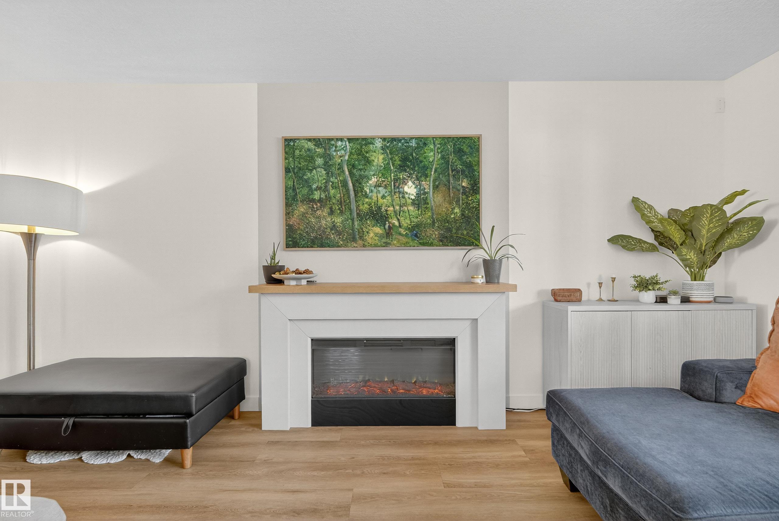 Photo 8 at 8705 92a Avenue NW, Strathearn, Edmonton