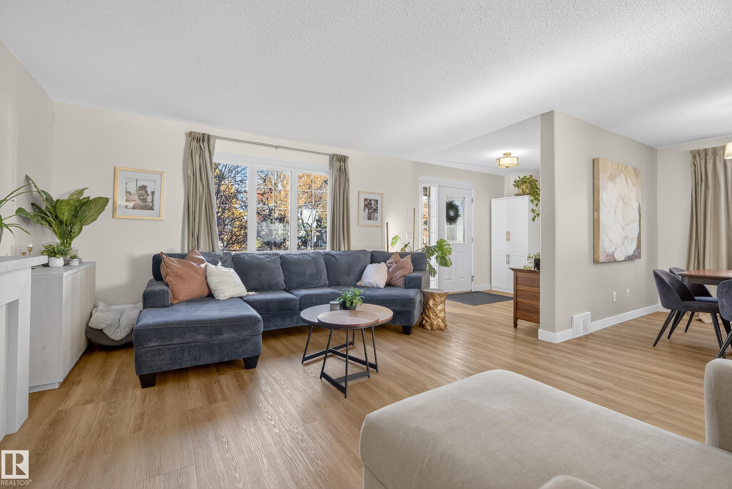 Photo 9 at 8705 92a Avenue NW, Strathearn, Edmonton